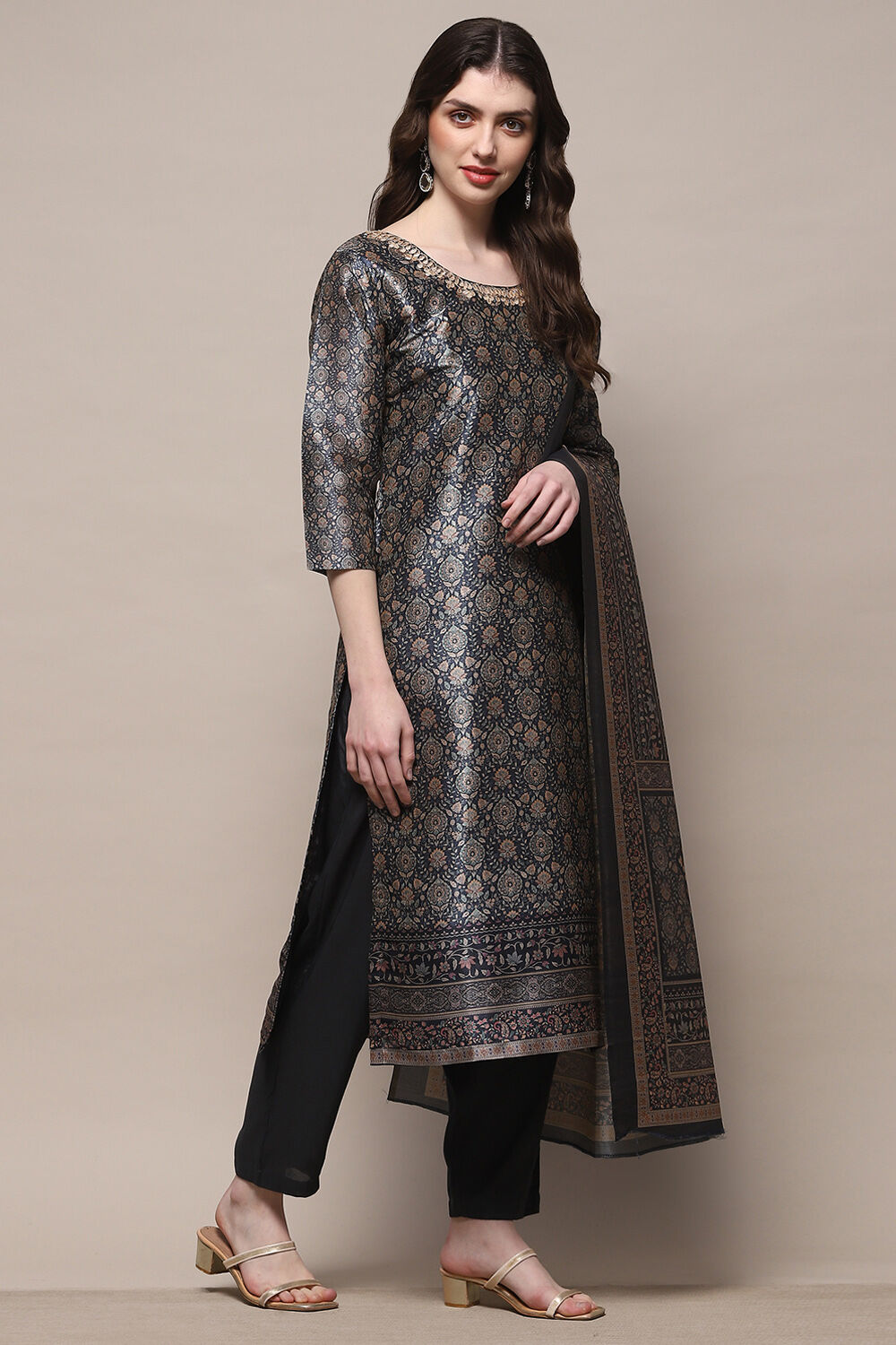 Grey Silk Blend Unstitched Suit Set image number 7