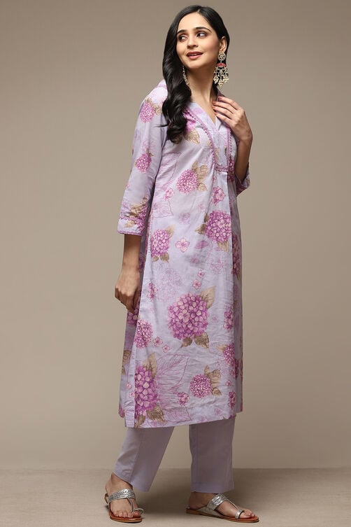 White & Pink Cotton Gathered Kurta Pants Suit Set image number 5