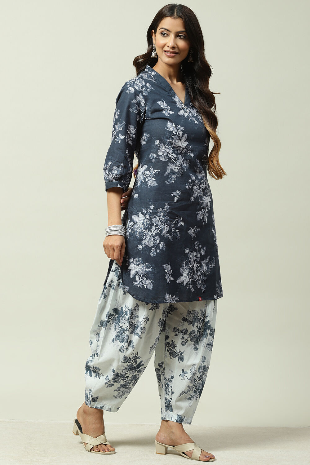 Red Cotton Straight Kurta Set image number 5