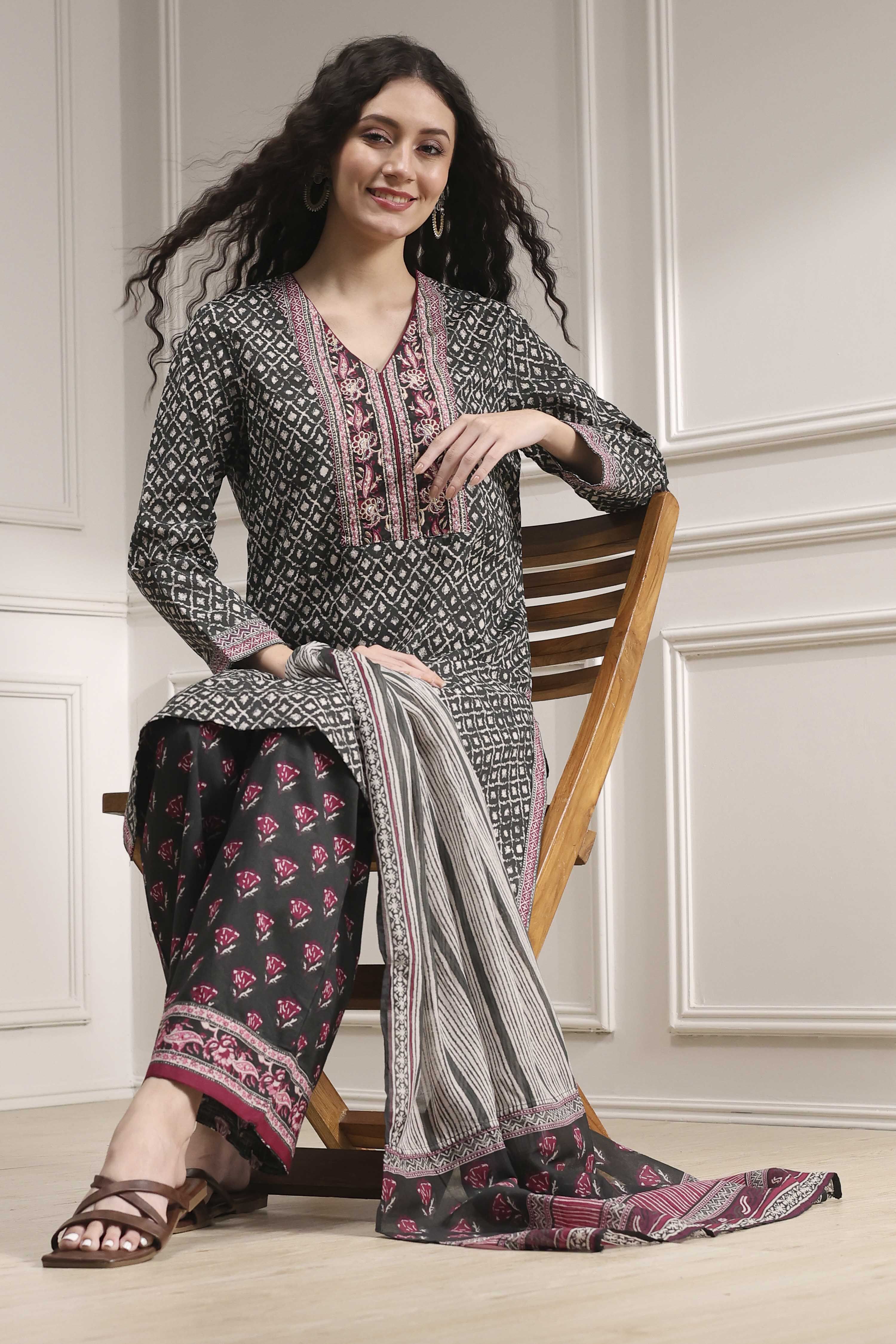 Black Cotton Printed Straight Suit Set image number 0