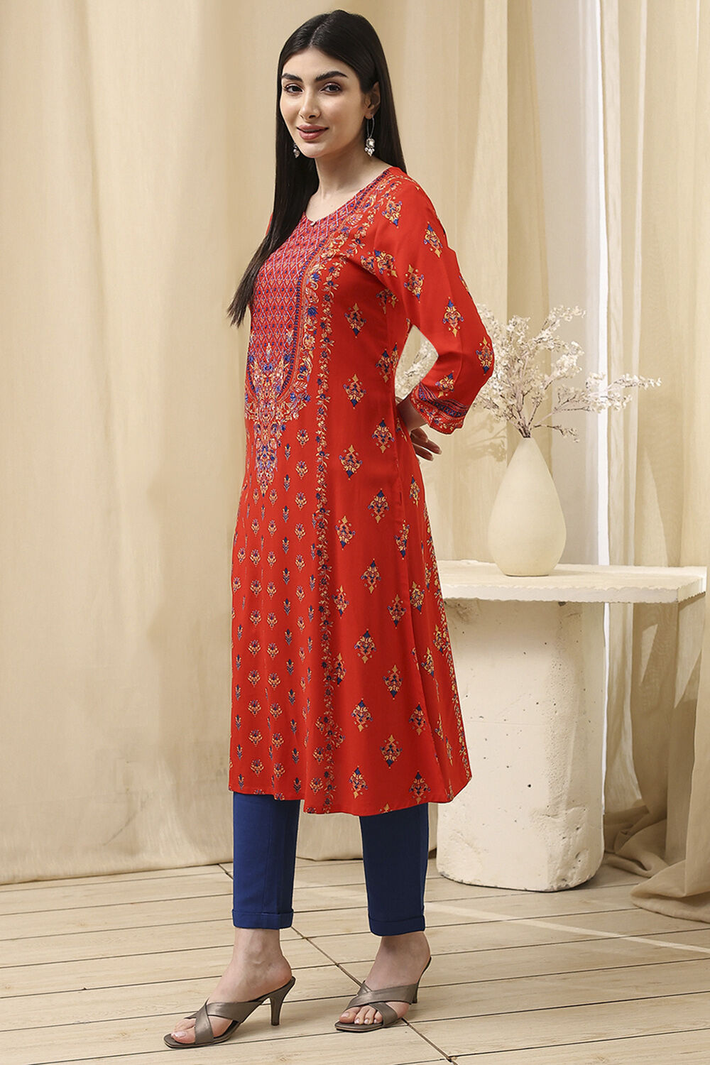 Red Printed Straight Kurta image number 2