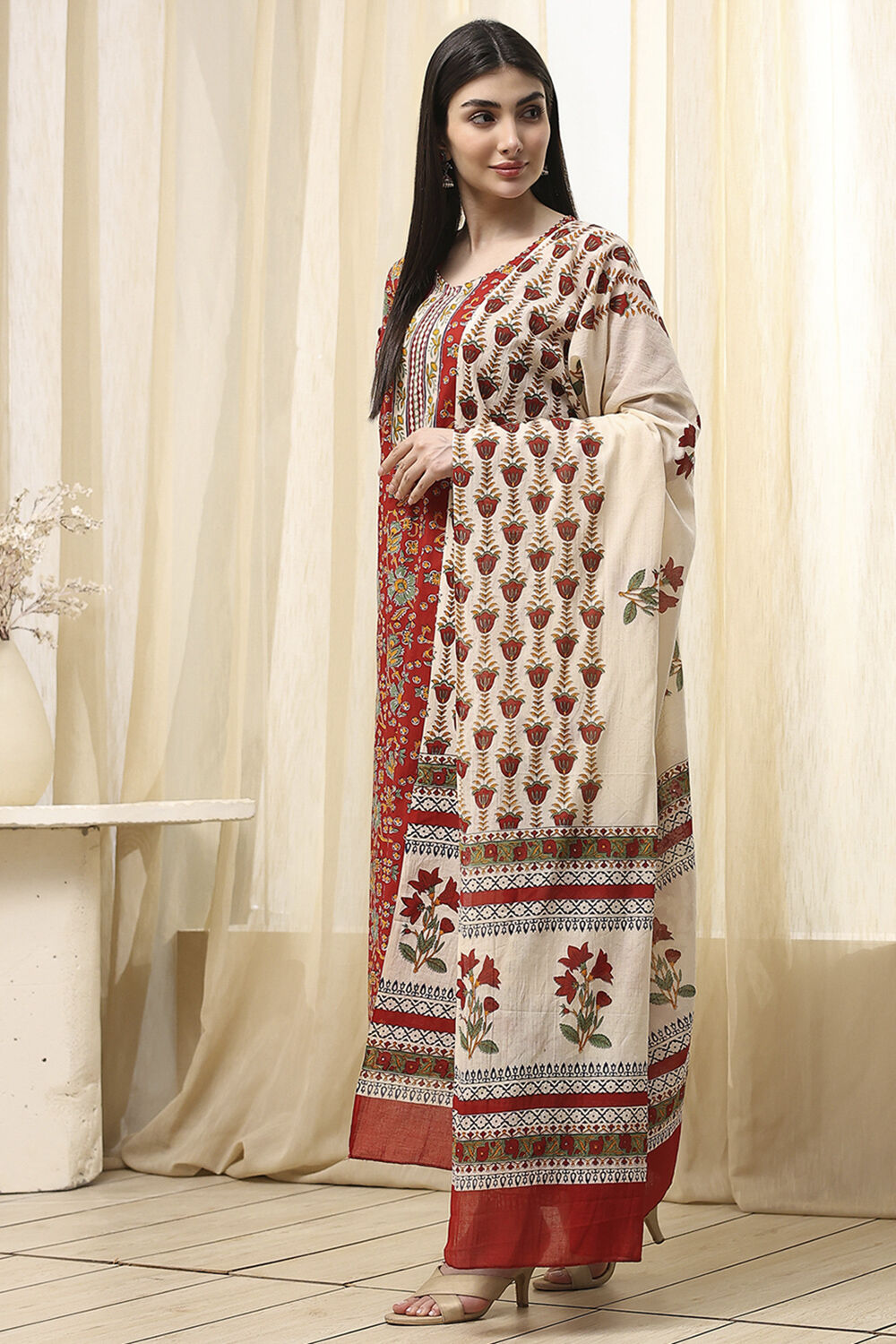 Red Cotton Screen Print Unstitched Suit Set image number 4