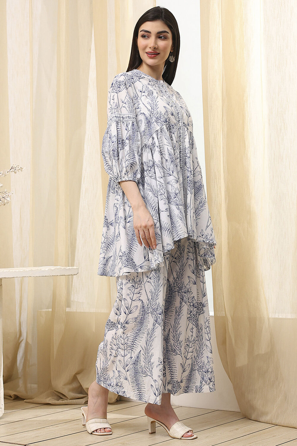 Off-White and Blue Cotton Asymmetric Co-ord Set image number 3