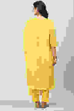 Yellow Cotton Straight Kurta Slim Pants Suit Set image number 4