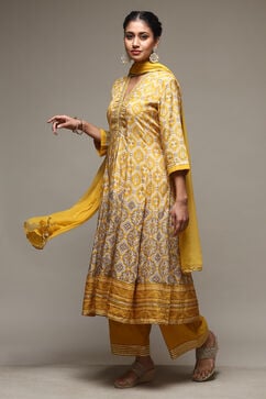 Yellow Modal Anarkali Kurta Churidar Suit Set image number 5