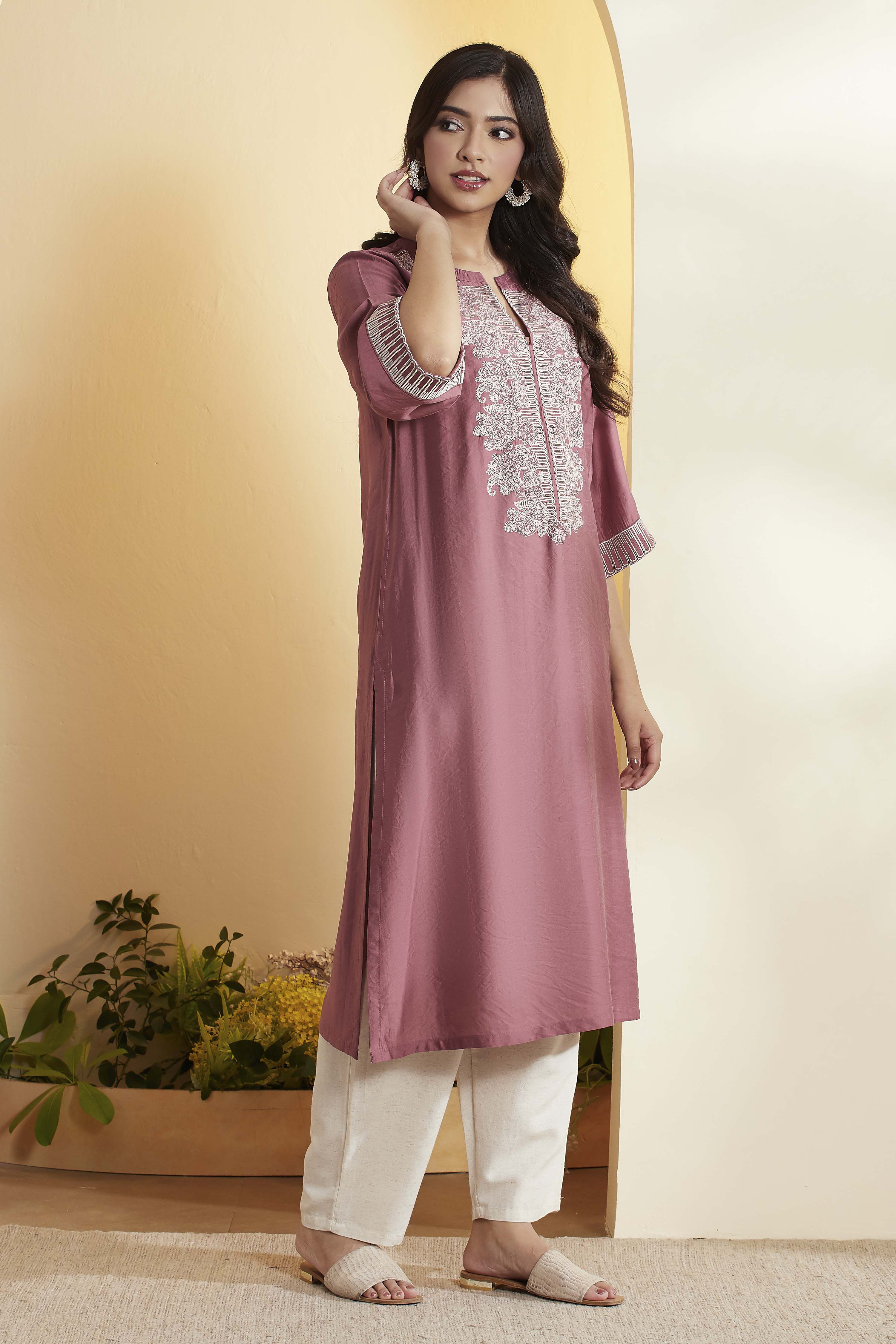 Onion Pink Viscose Silk Straight Kurta image number 3