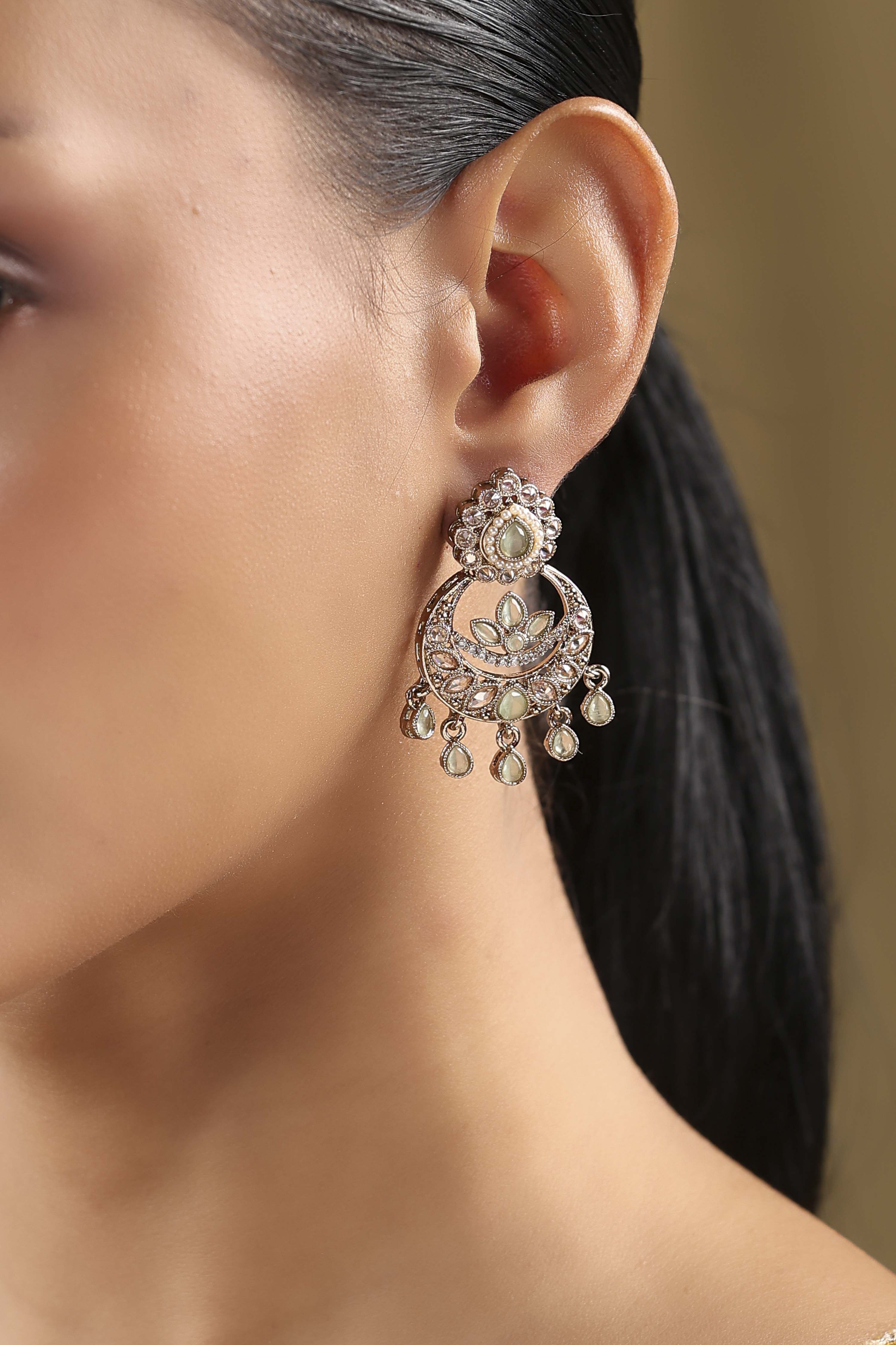 Mint Green Pearl Earrings image number 1