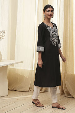 Black Cotton Straight Embroidered Kurta image number 4
