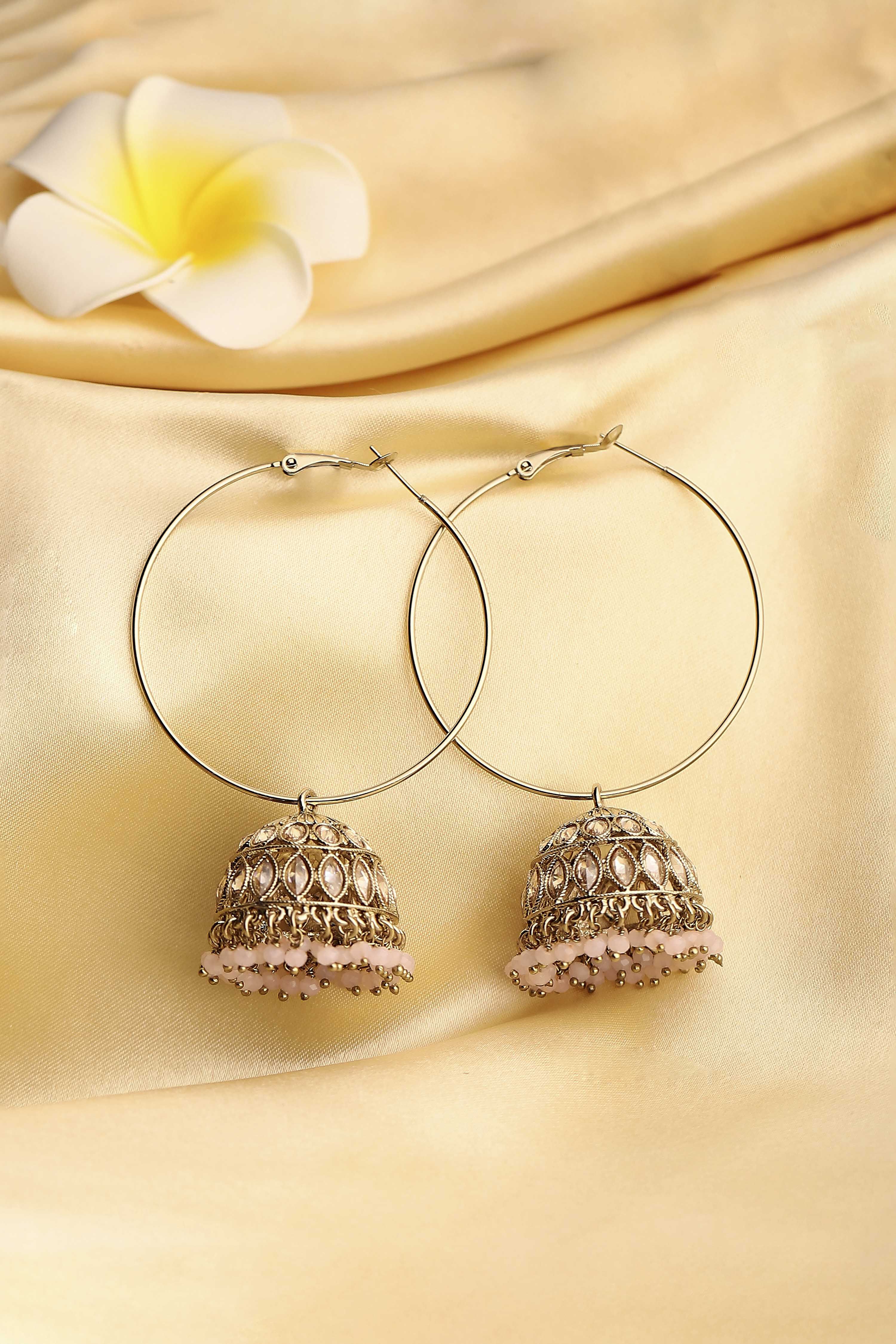 Light Pink Pearl Earrings image number 0