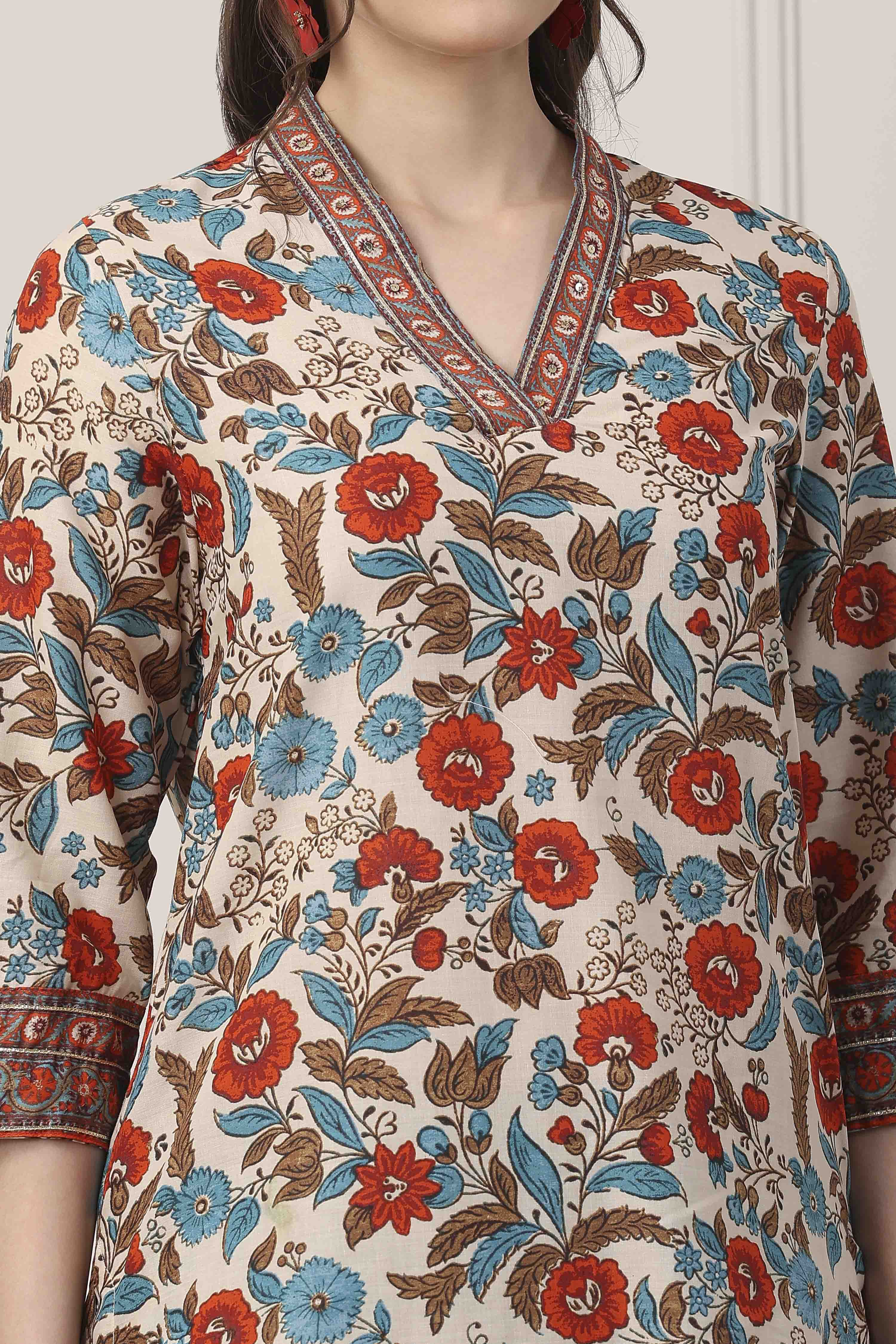 White Cotton Floral Printed Straight Suit Set image number 1