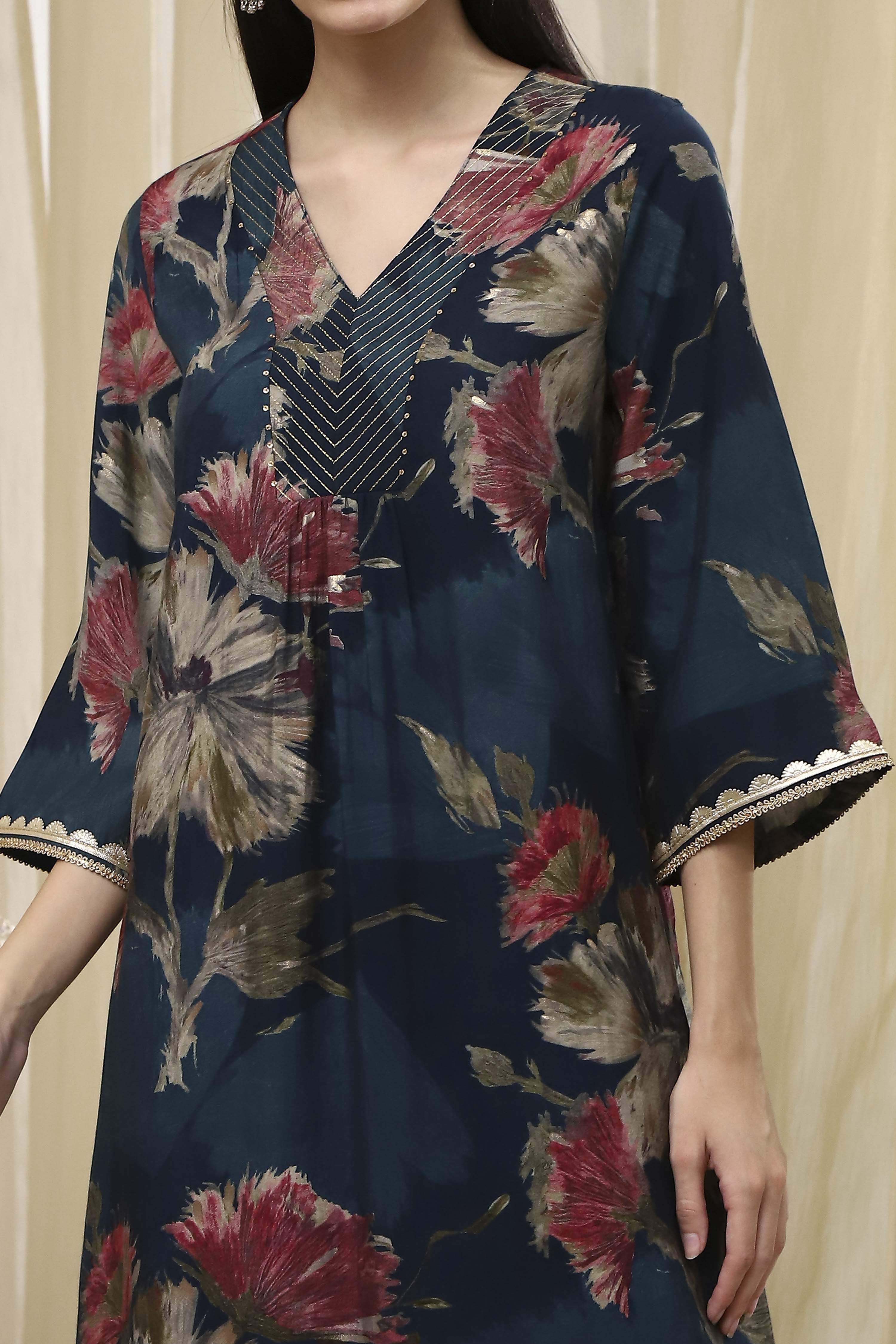 Coral Red Floral Printed Straight Kurta image number 1