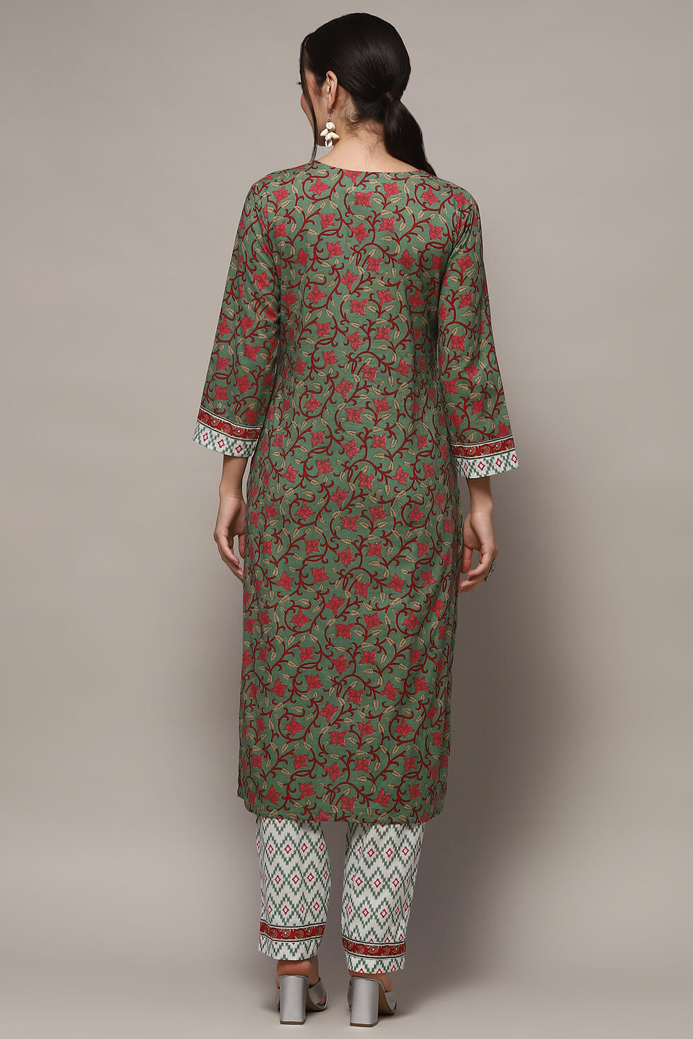 Green Cotton Unstitched Suit set image number 6