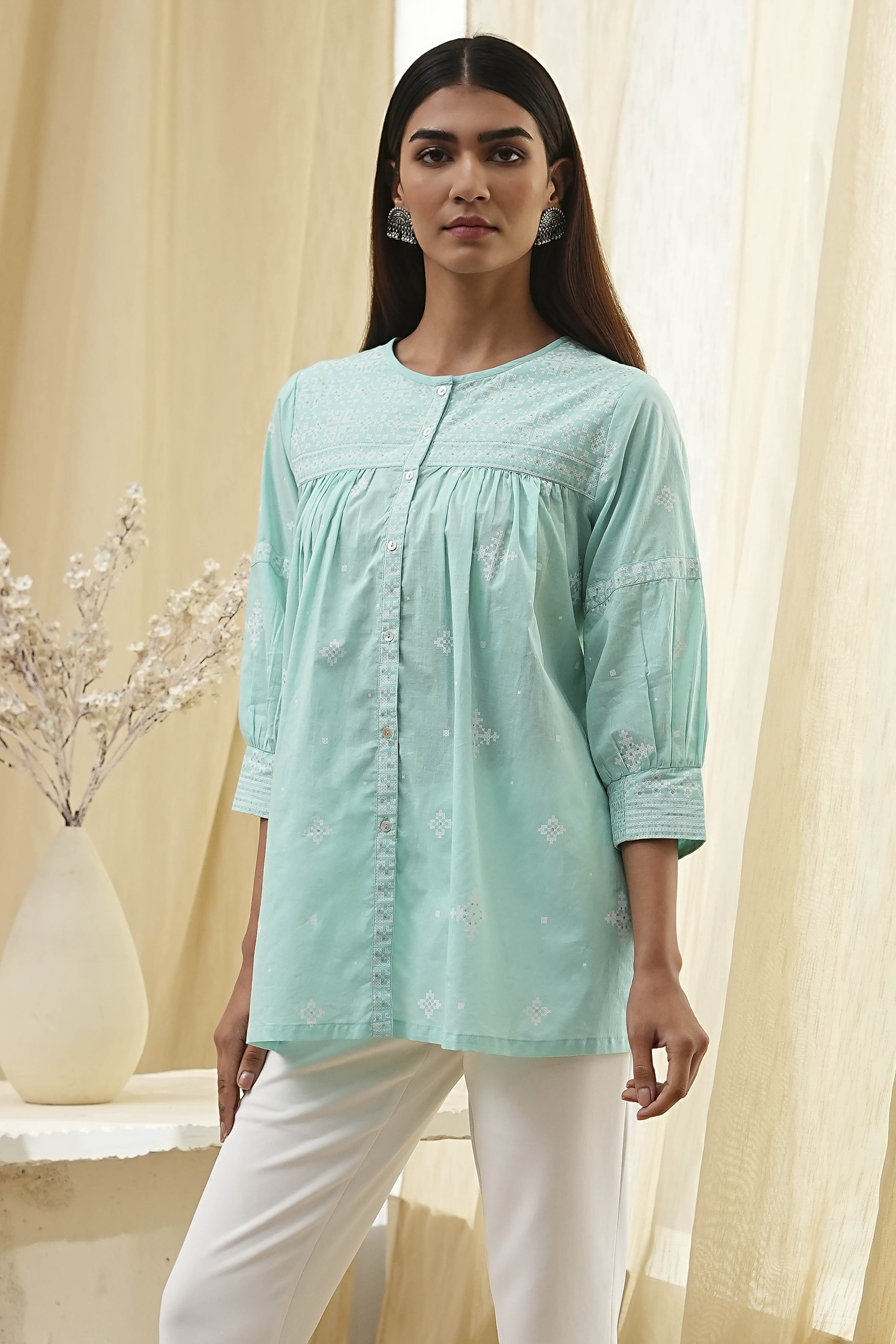 Aqua Cotton Straight Shirt-Style Short Kurta image number 2