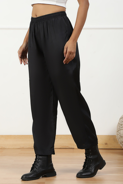 Black Solid Mid-Rise Regular Pants image number 2