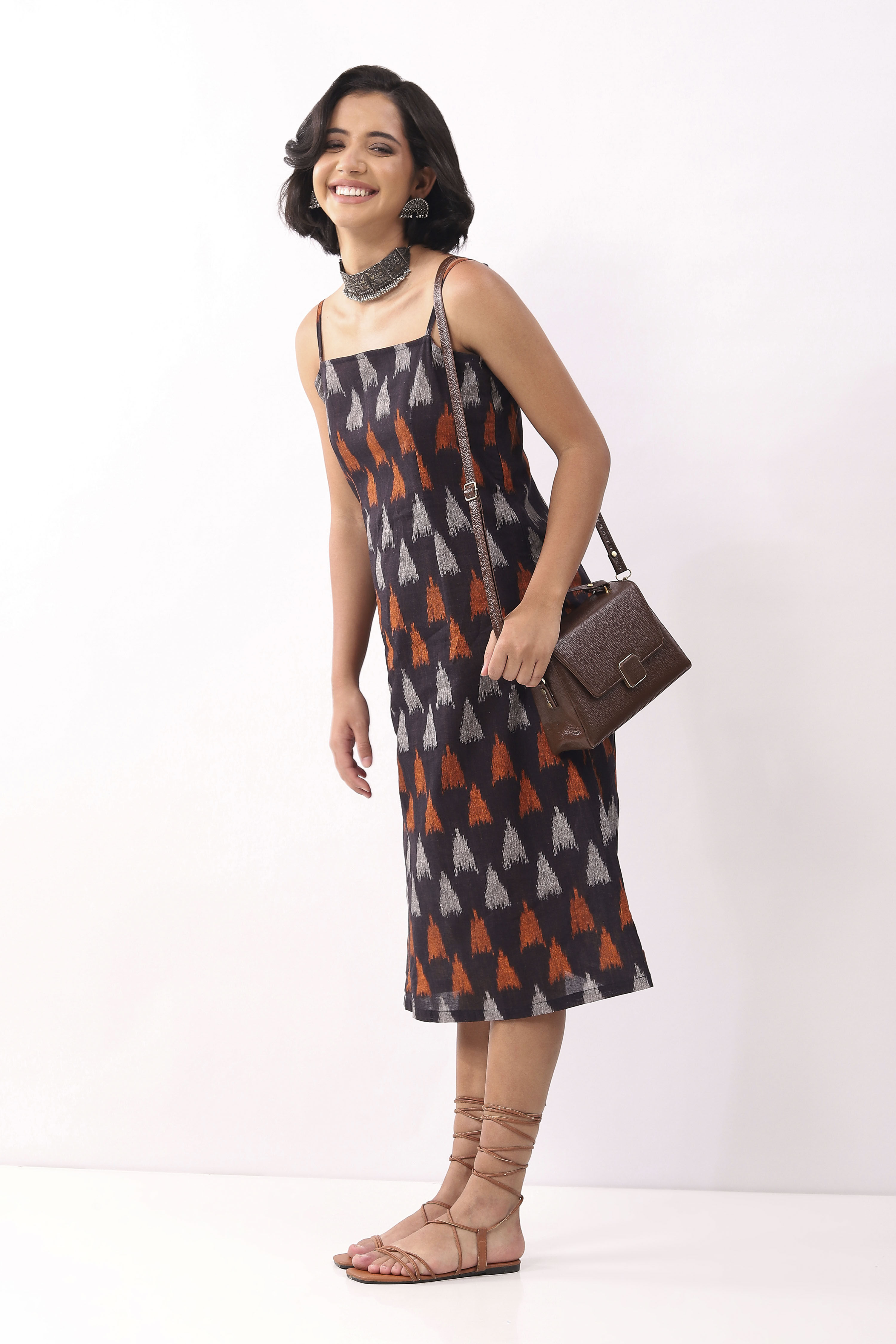 Black Cotton Abstract Printed Strappy Midi Dress image number 5