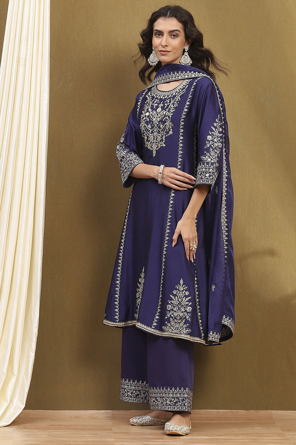 Purple Silk Chanderi Embroidered Kalidar Suit Set image number 3
