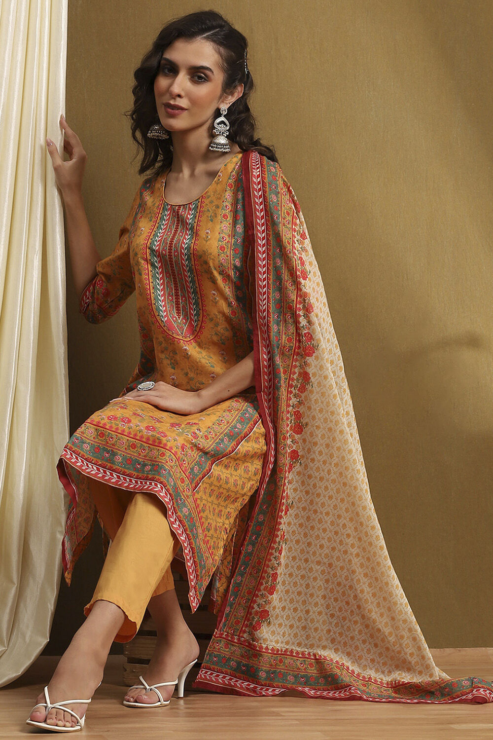 Moss Green Cotton Floral Printed Straight Suit Set image number 6