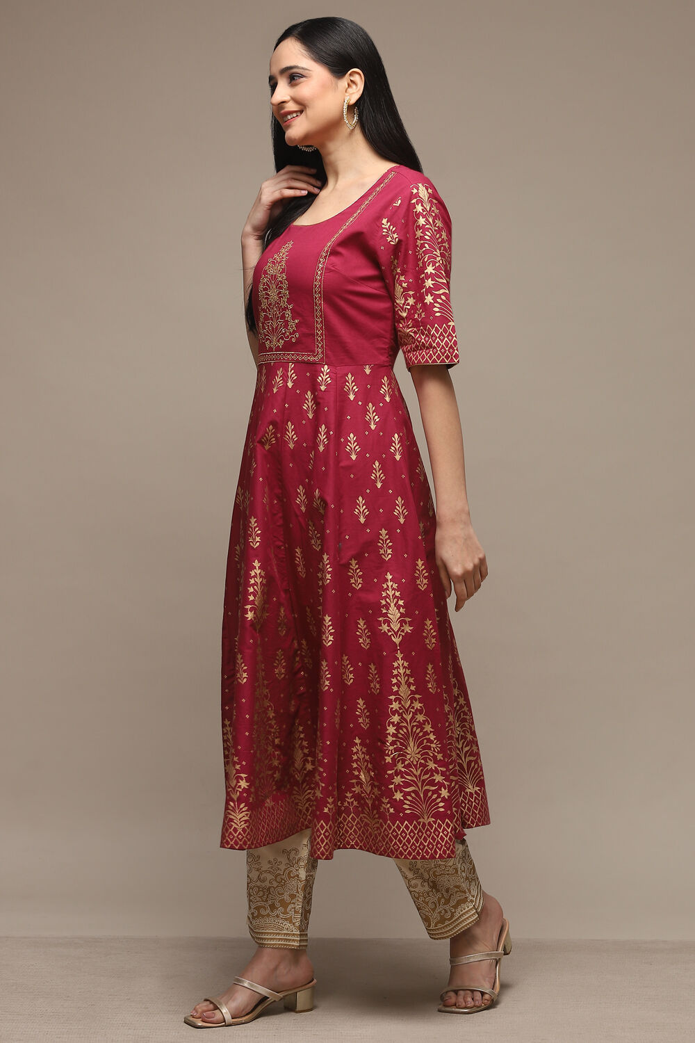 Wine Cotton Flared Printed Kurta image number 2