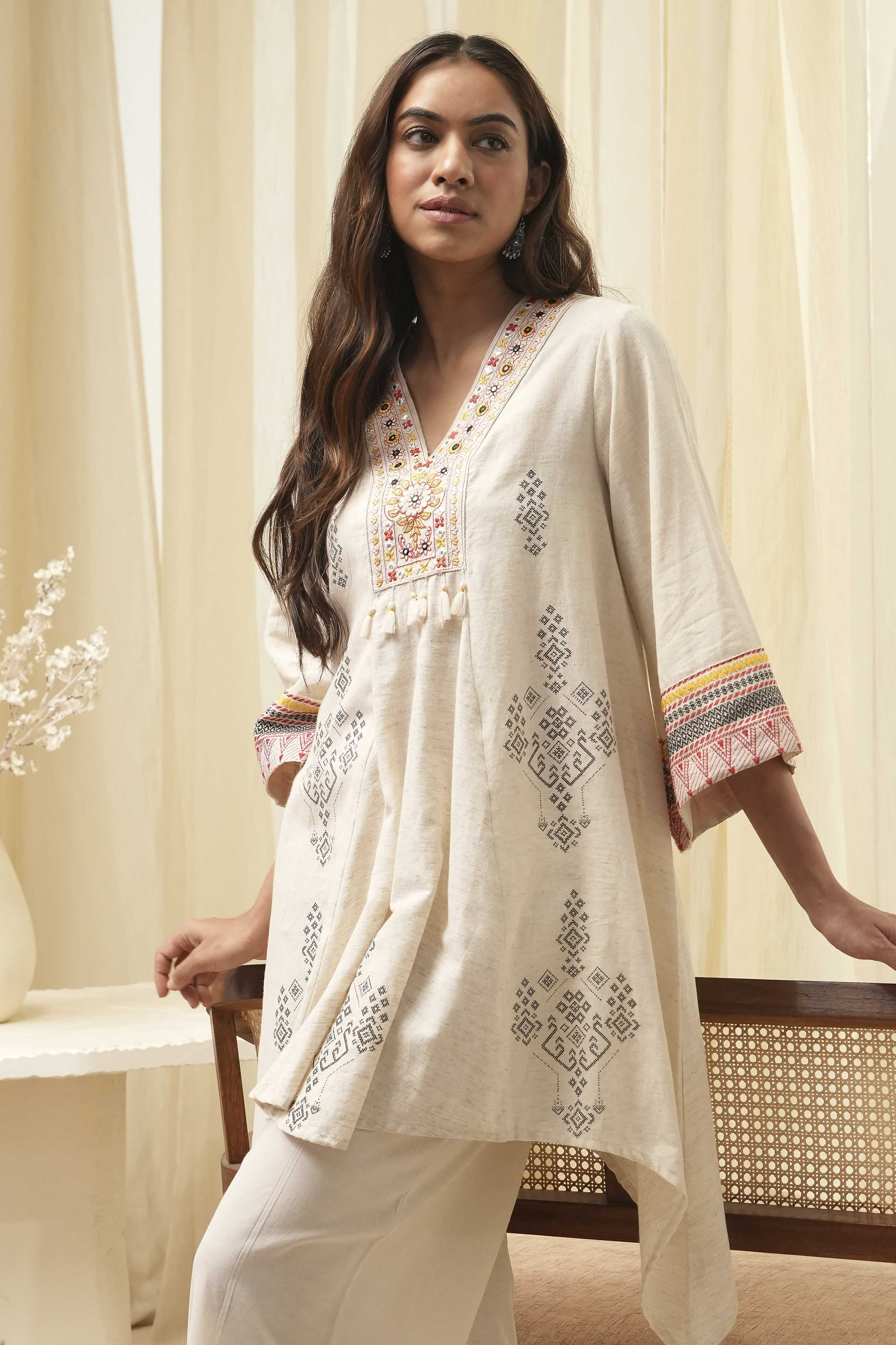 Off-White Cotton Asymmetric Co-ord Set image number 7