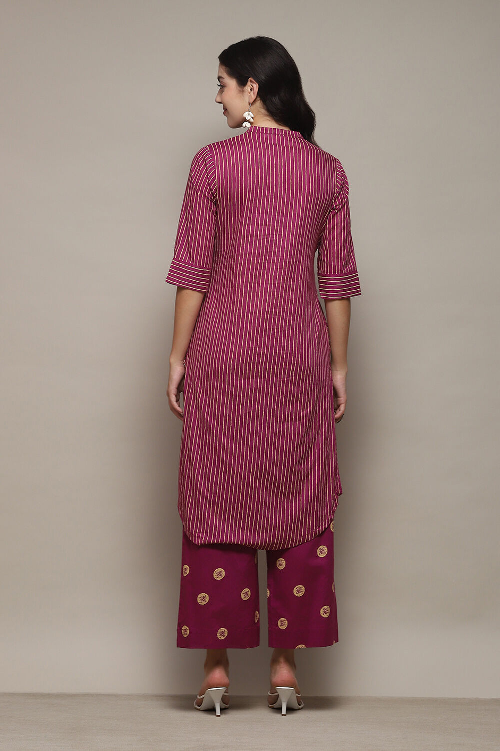 Grey Cambric Narrow Kurta Pant Suit Set image number 4
