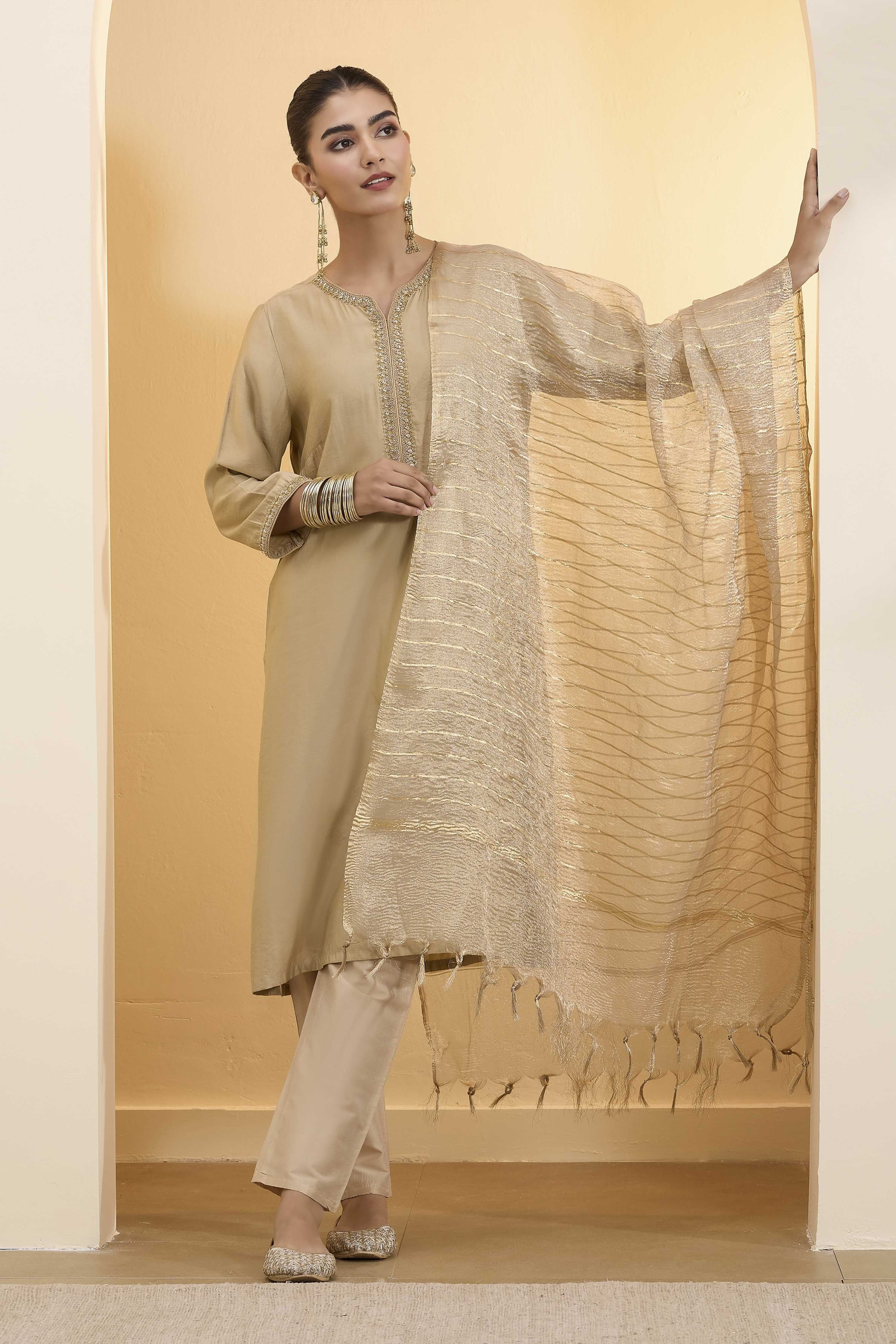Gold Poly Banarasi Dupatta image number 4