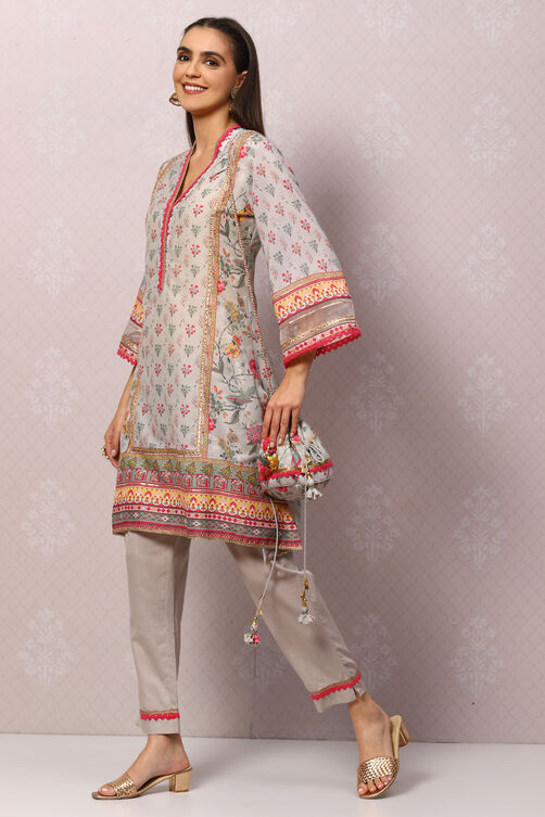 Sky Blue Straight Kurta Slim Pants Suit Set image number 3