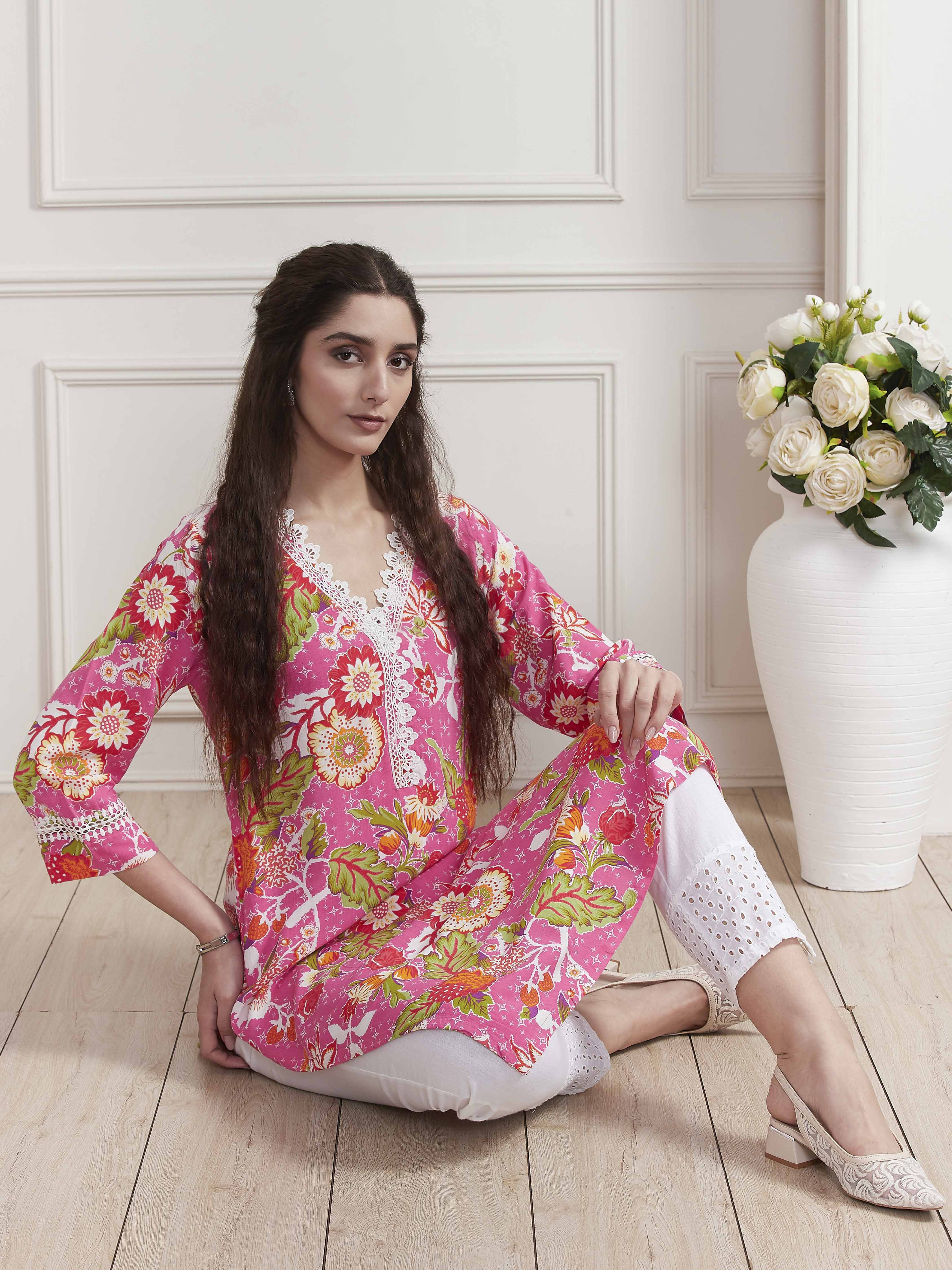 Yellow Floral Printed Straight Kurta image number 0