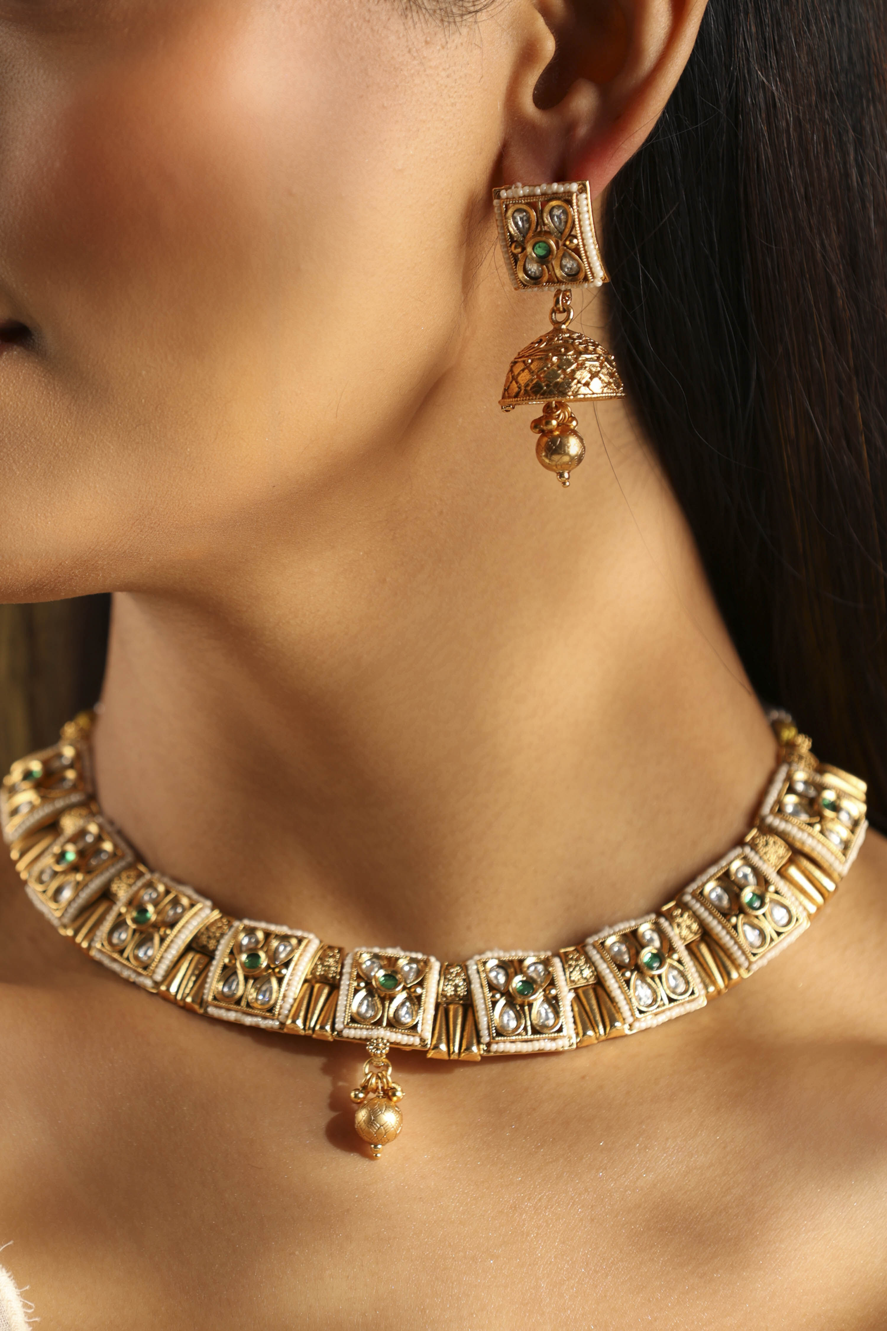 Green Alloy Necklace Set image number 1