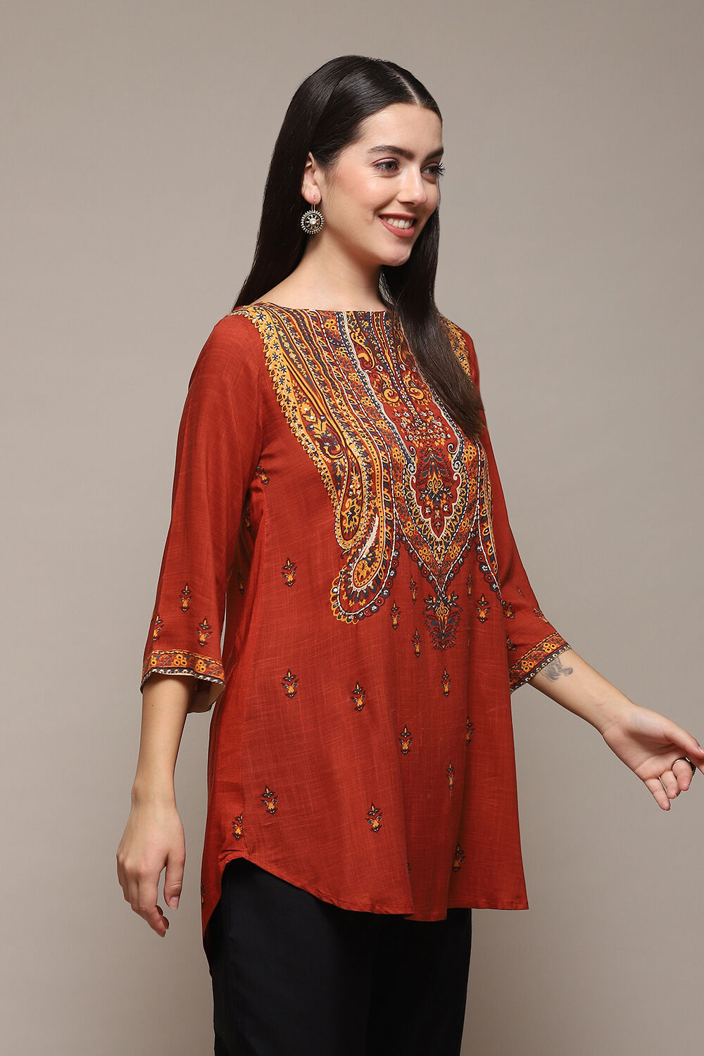 Brown LIVA Straight Printed Kurti image number 4