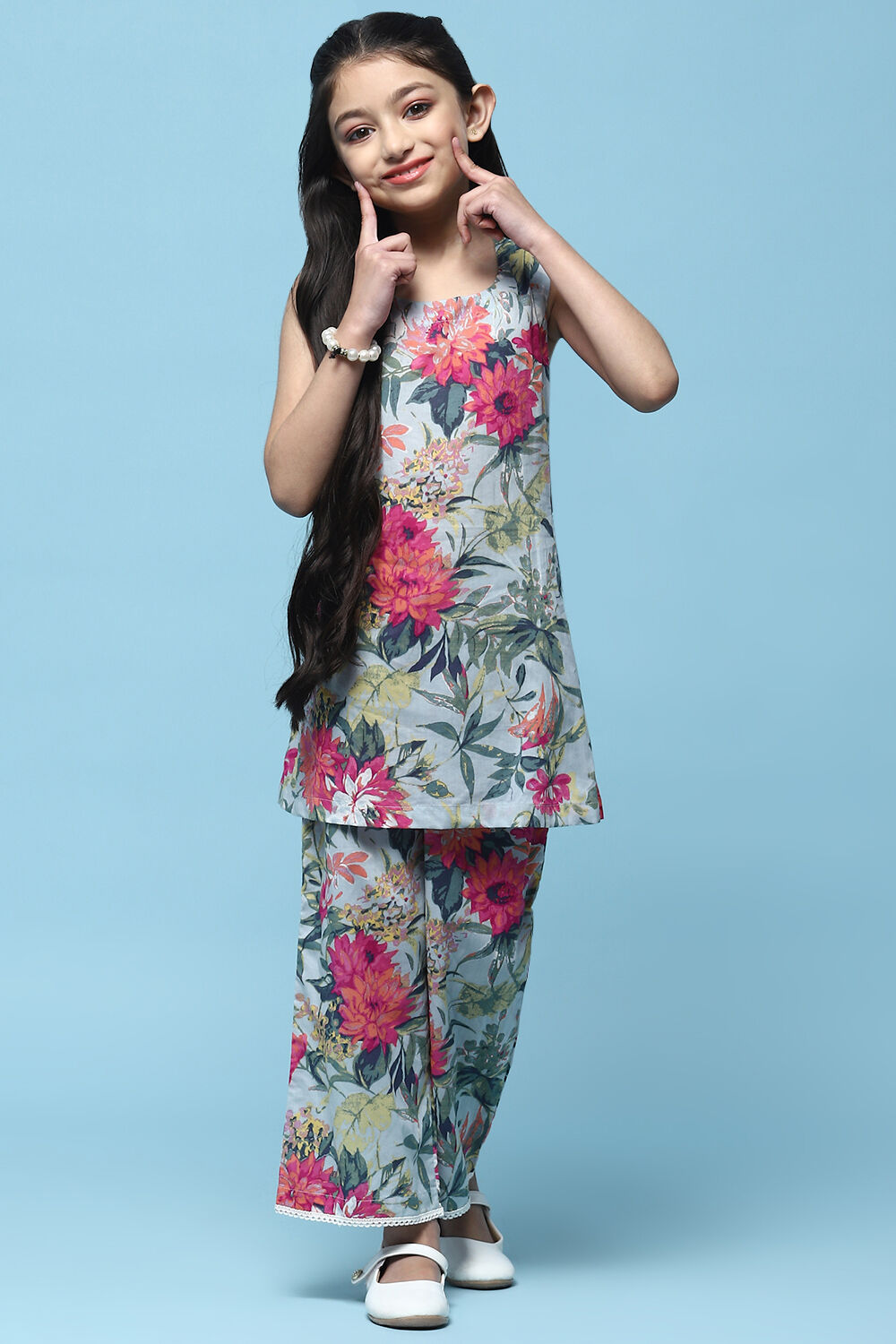 Blue Printed Cotton Kurta With White Straight Palazzo  image number 0