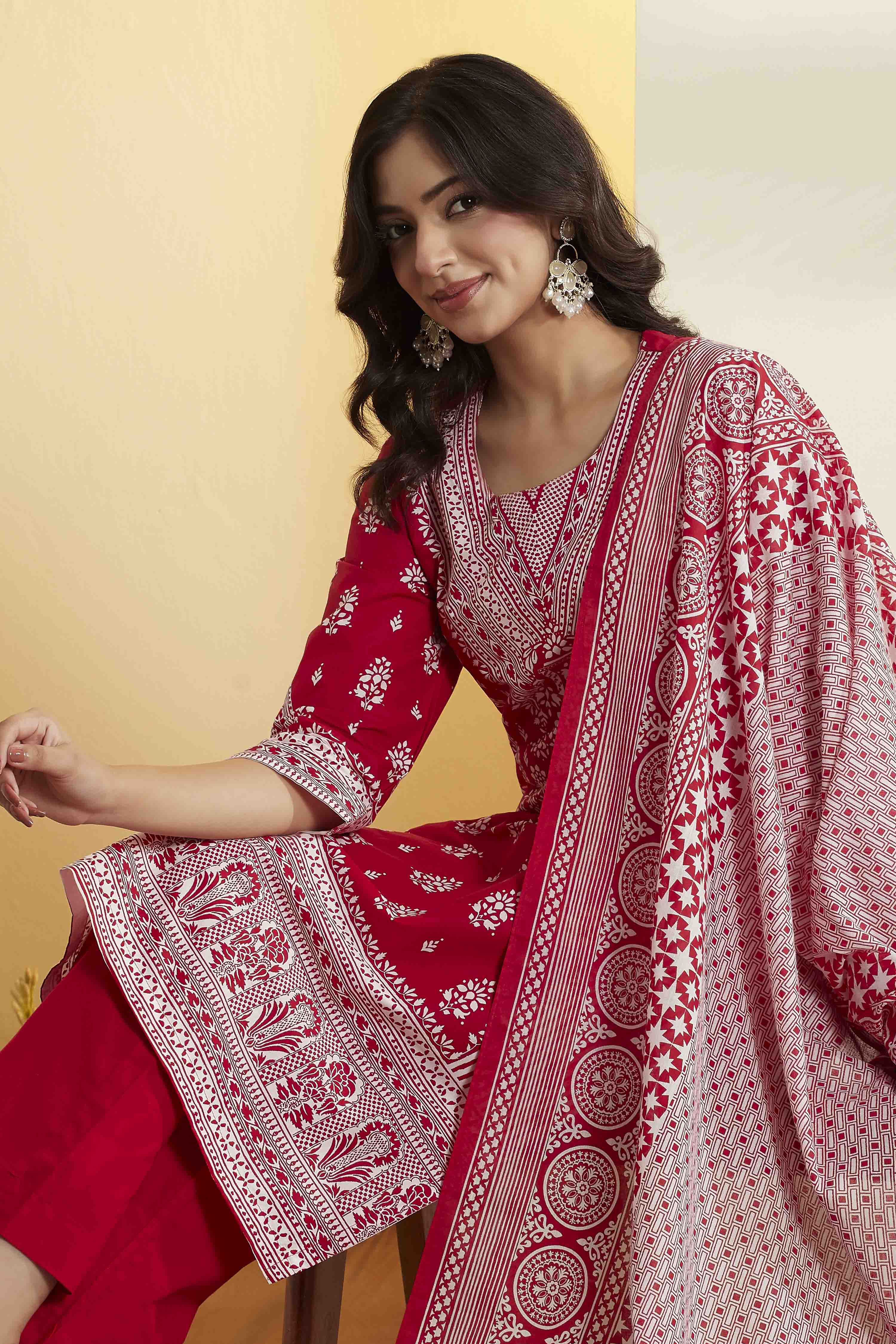 Red Cotton Straight Suit Set image number 1