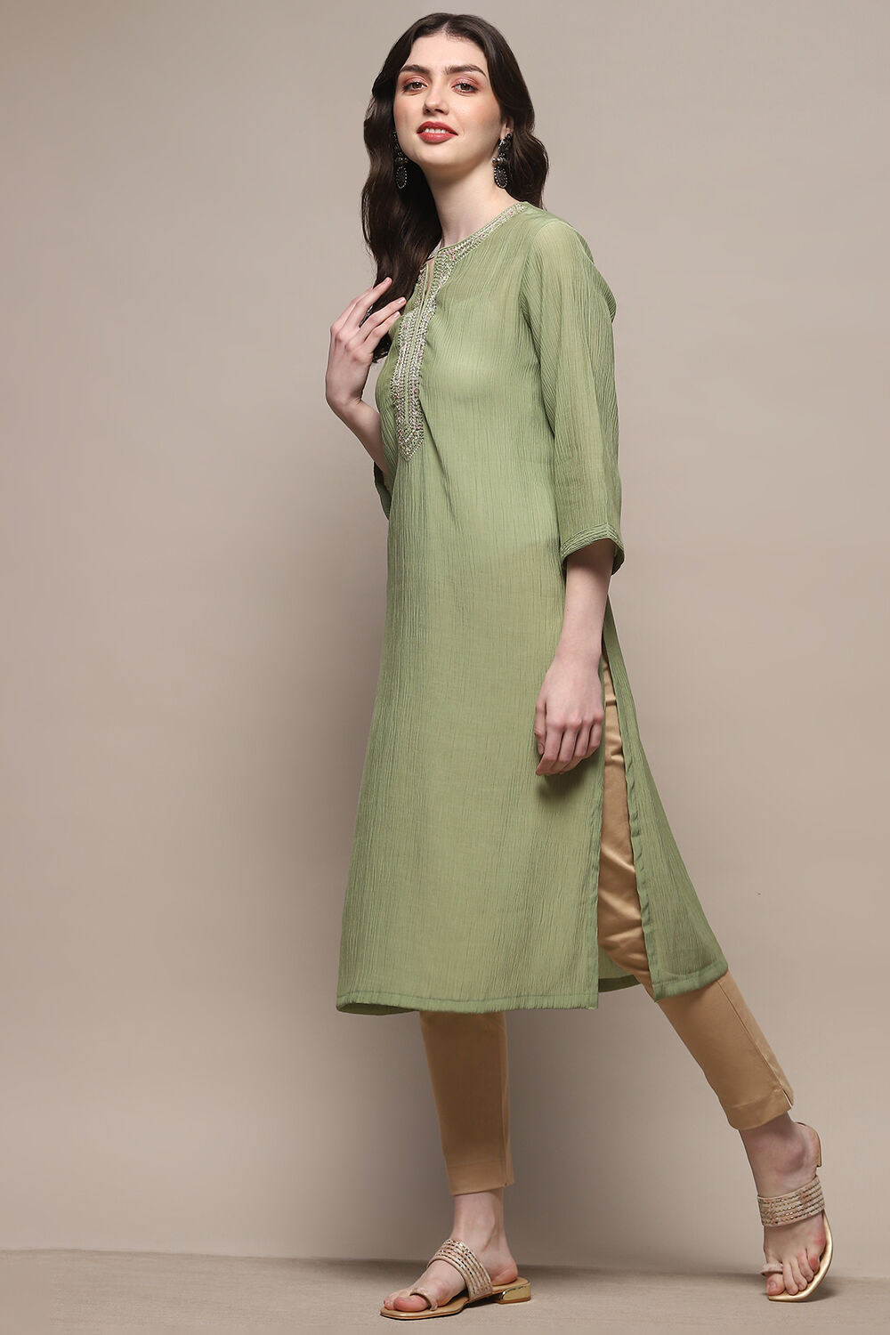 Pista Green Solid Straight Classic Kurta image number 2