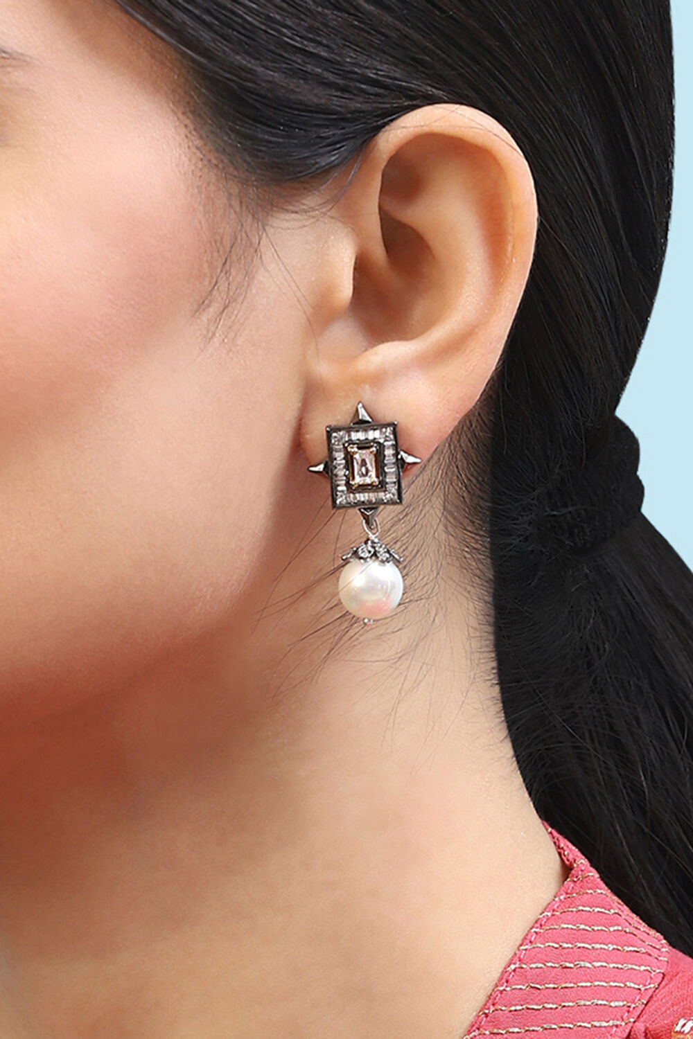 Pearl Brass Earrings image number 1