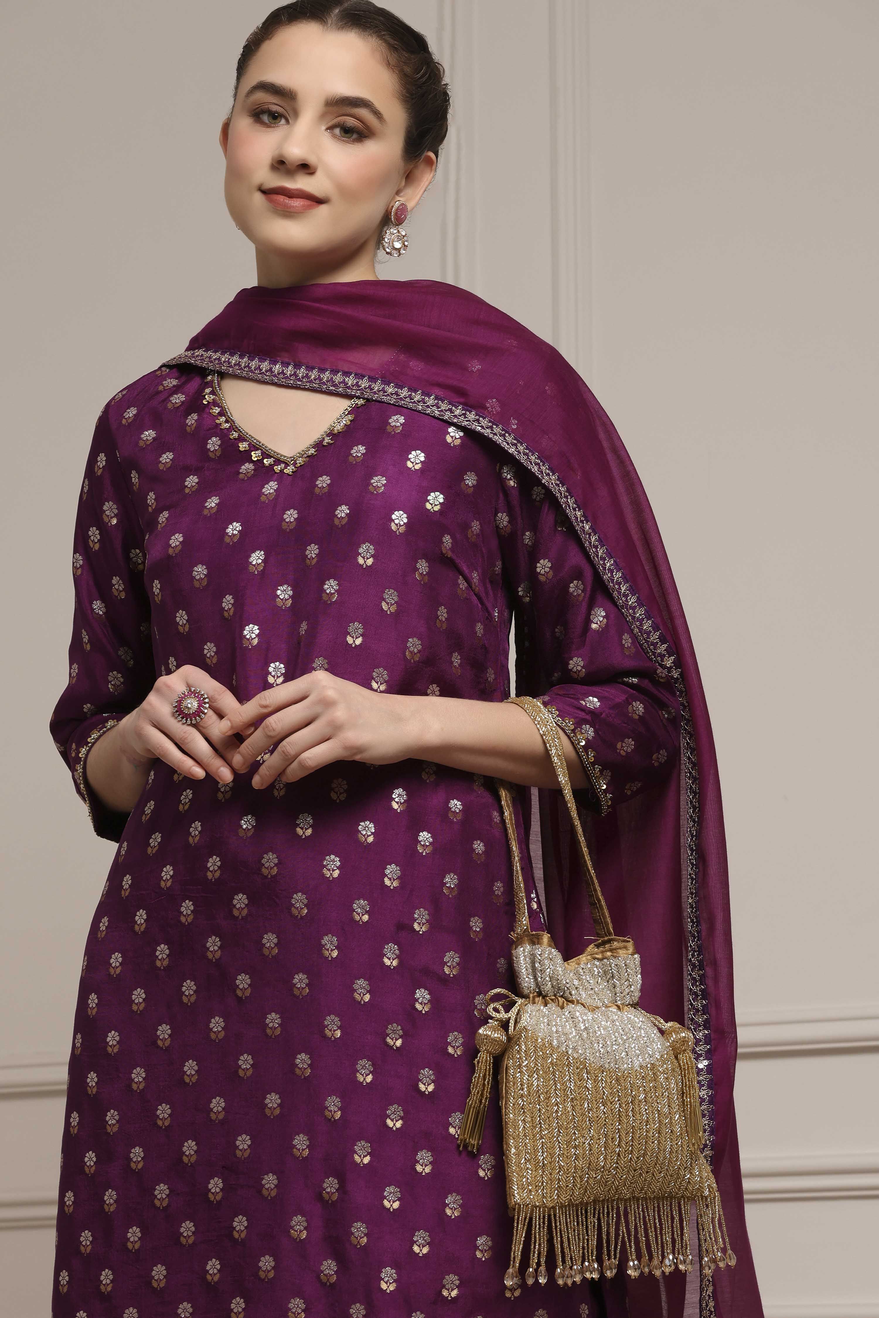 Gold Fabric Potli Bag image number 7