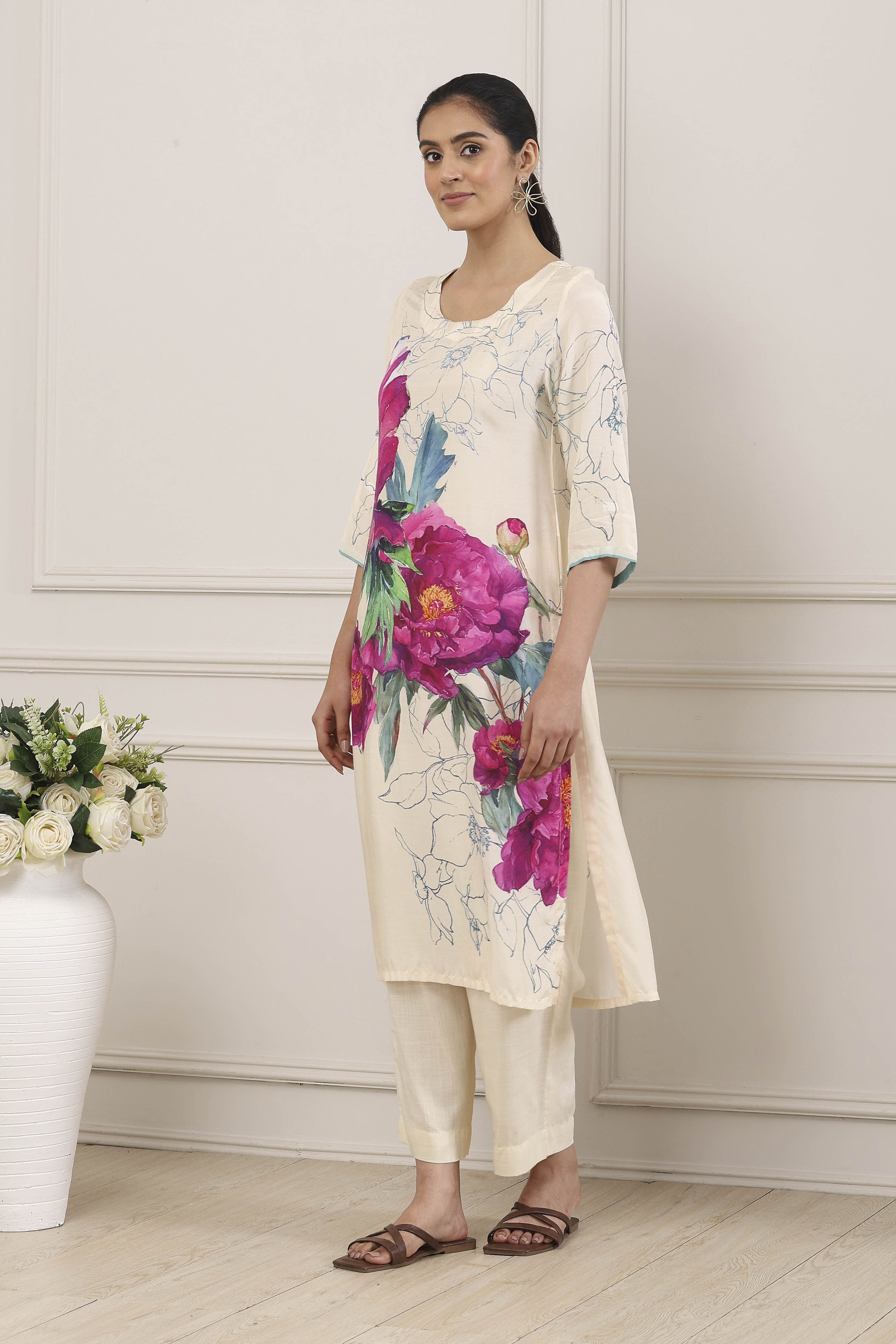 White & Pink Floral Printed Straight Suit Set image number 3