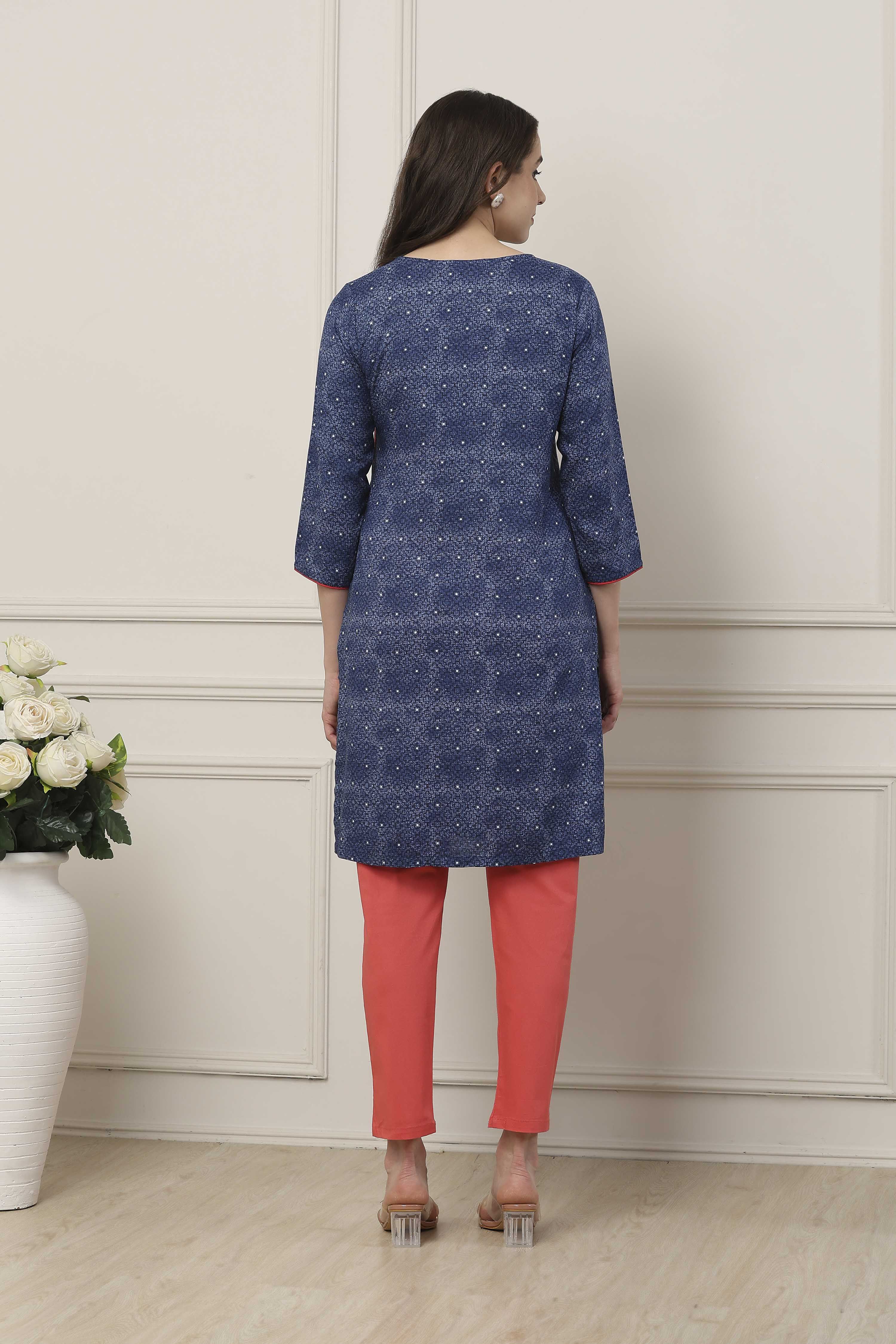 Indigo Blue Floral Printed Straight Kurta image number 3