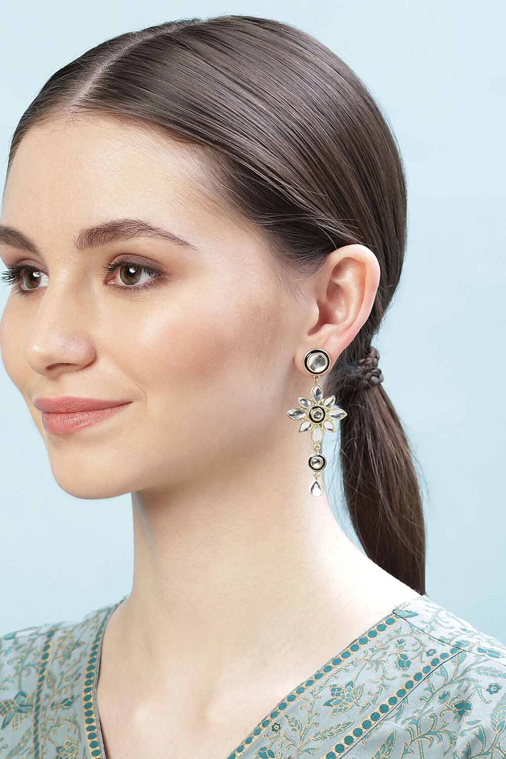 Gold Brass Earrings image number 3