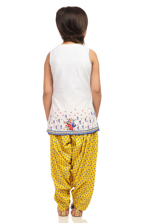 Off White And Yellow Straight Cotton Kurta Patiyala Salwar Suit Set image number 4