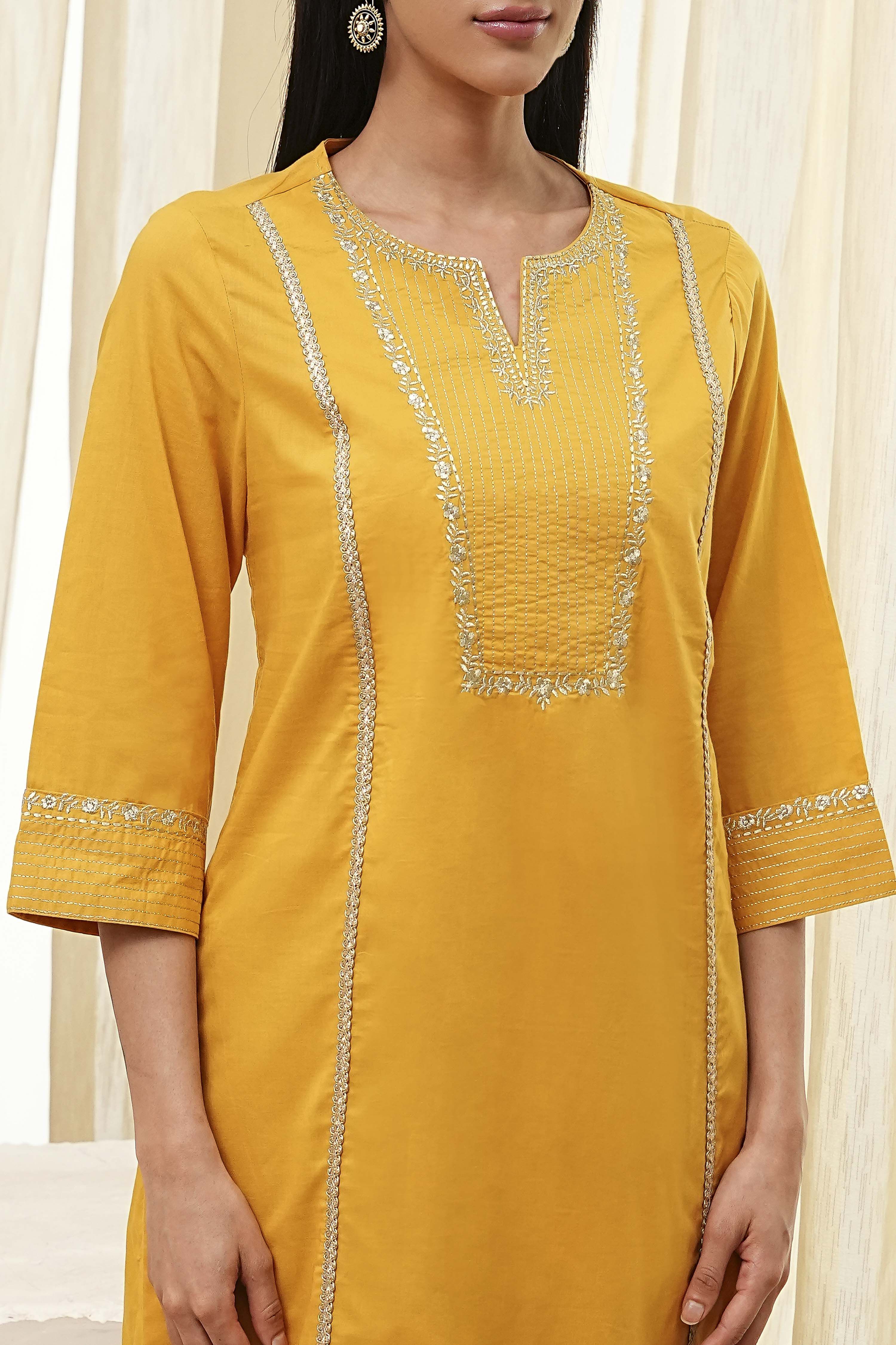Ochre Yellow Cotton Solid Straight Kurta image number 1
