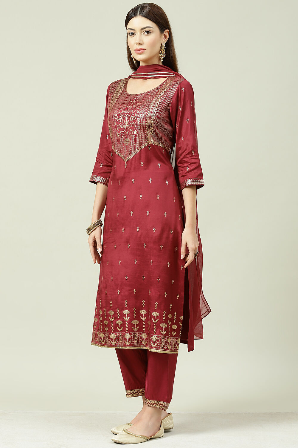 Wine Straight Kurta Regular Pants Suit Set image number 5