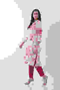 Magenta Cotton Solid Fitted Pants image number 0