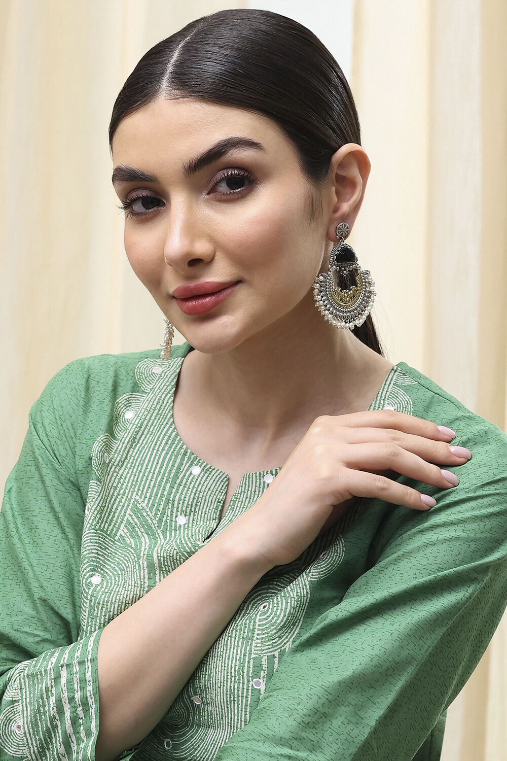 Black Stone Earrings image number 3