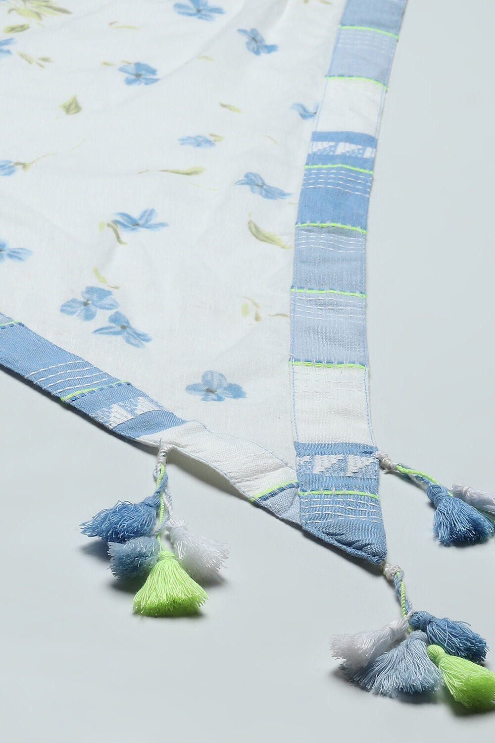 Blue Printed Cotton Kurta With Pants & Printed Scarf.  image number 3