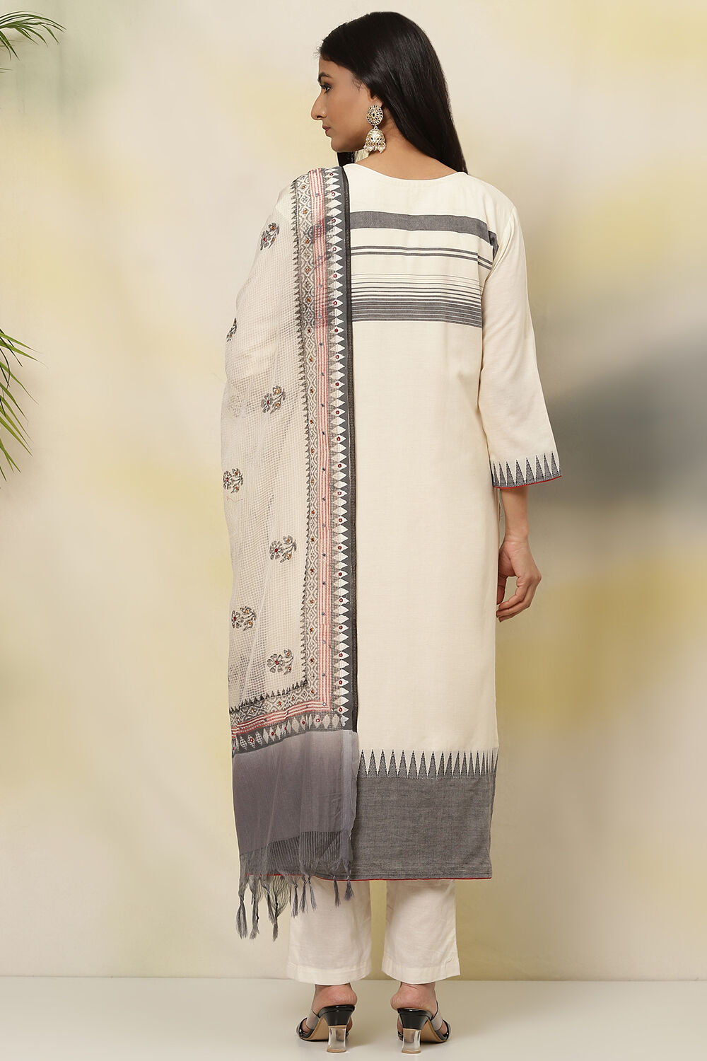 Off White Cotton Handloom Unstitched Suit Set image number 4