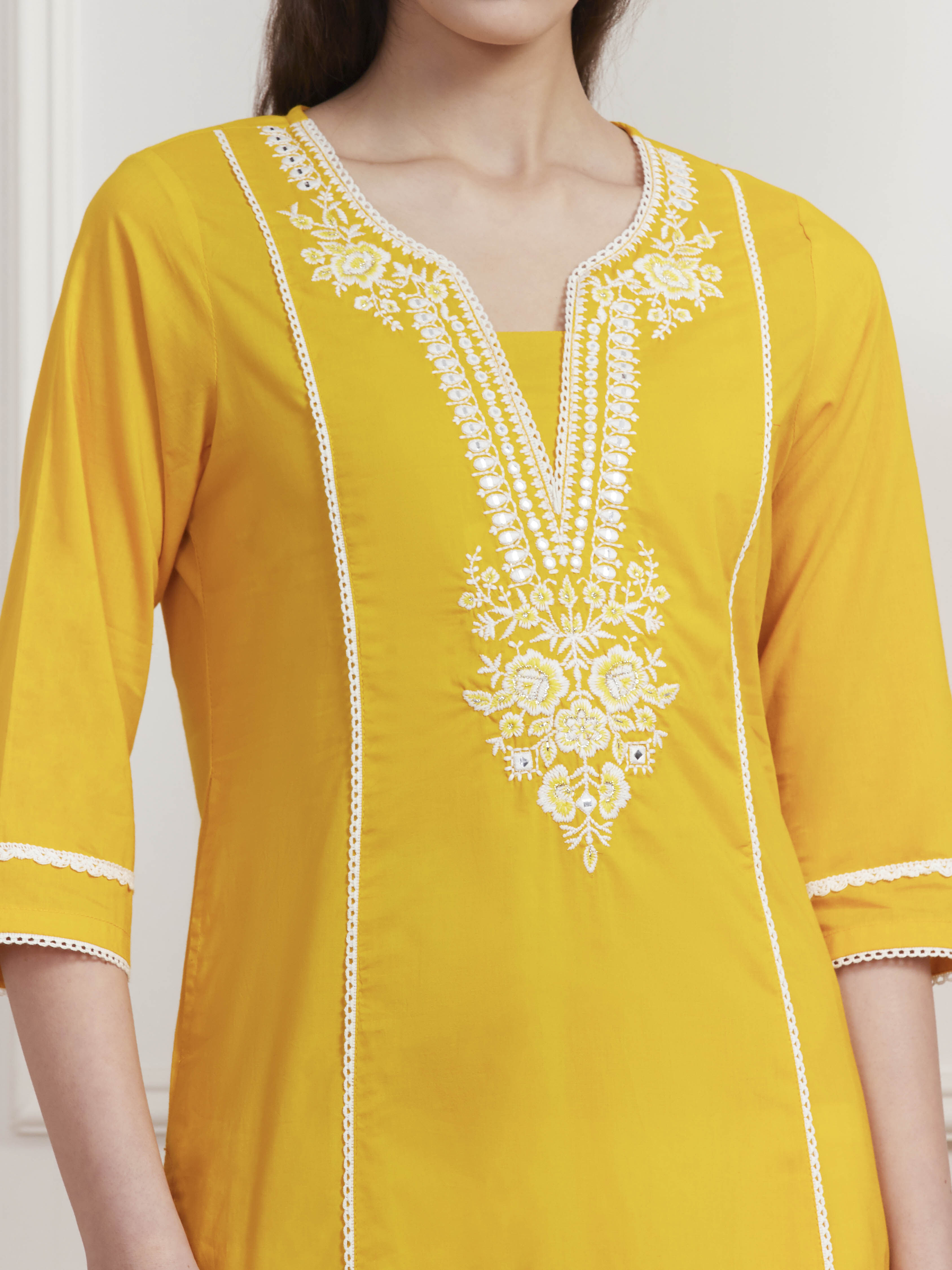 Yellow Cotton Solid Straight Kurta image number 1