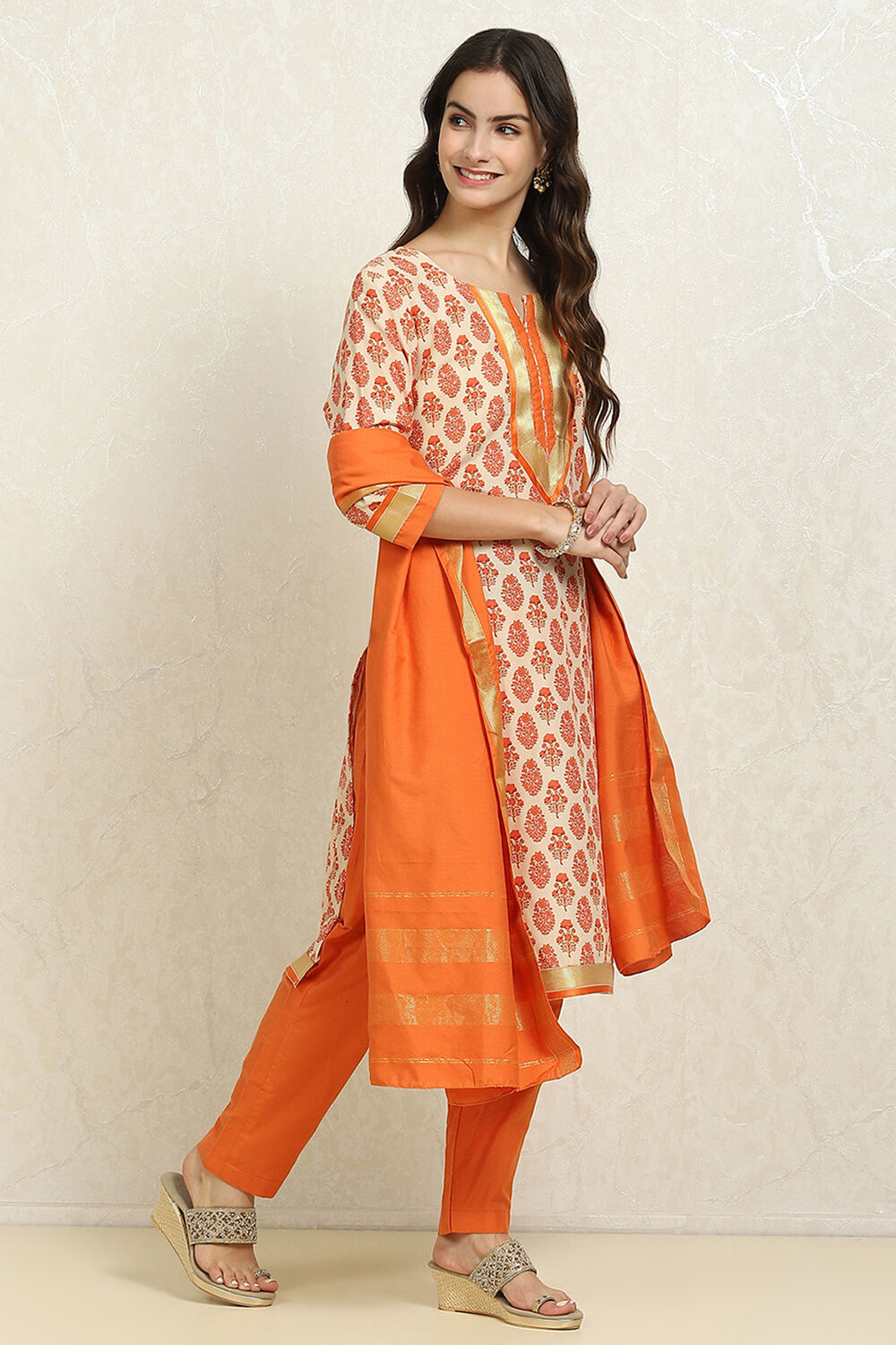 Light Green Cotton Handloom Unstitched Suit Set image number 6