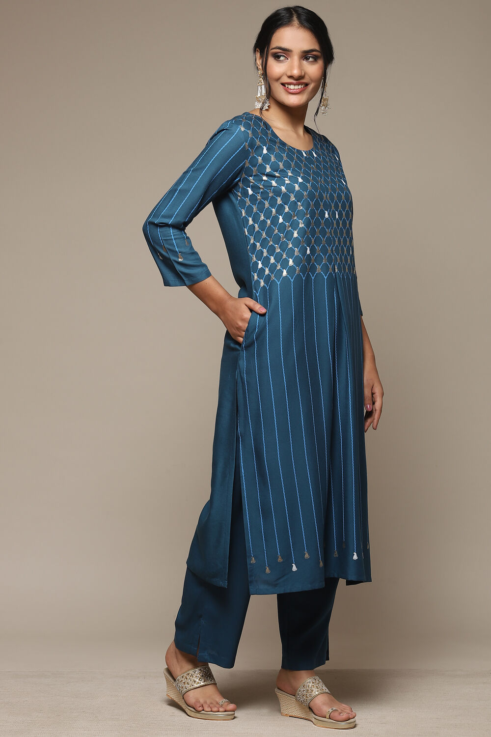 Fuschia Rayon Straight Kurta Pant Suit Set image number 5