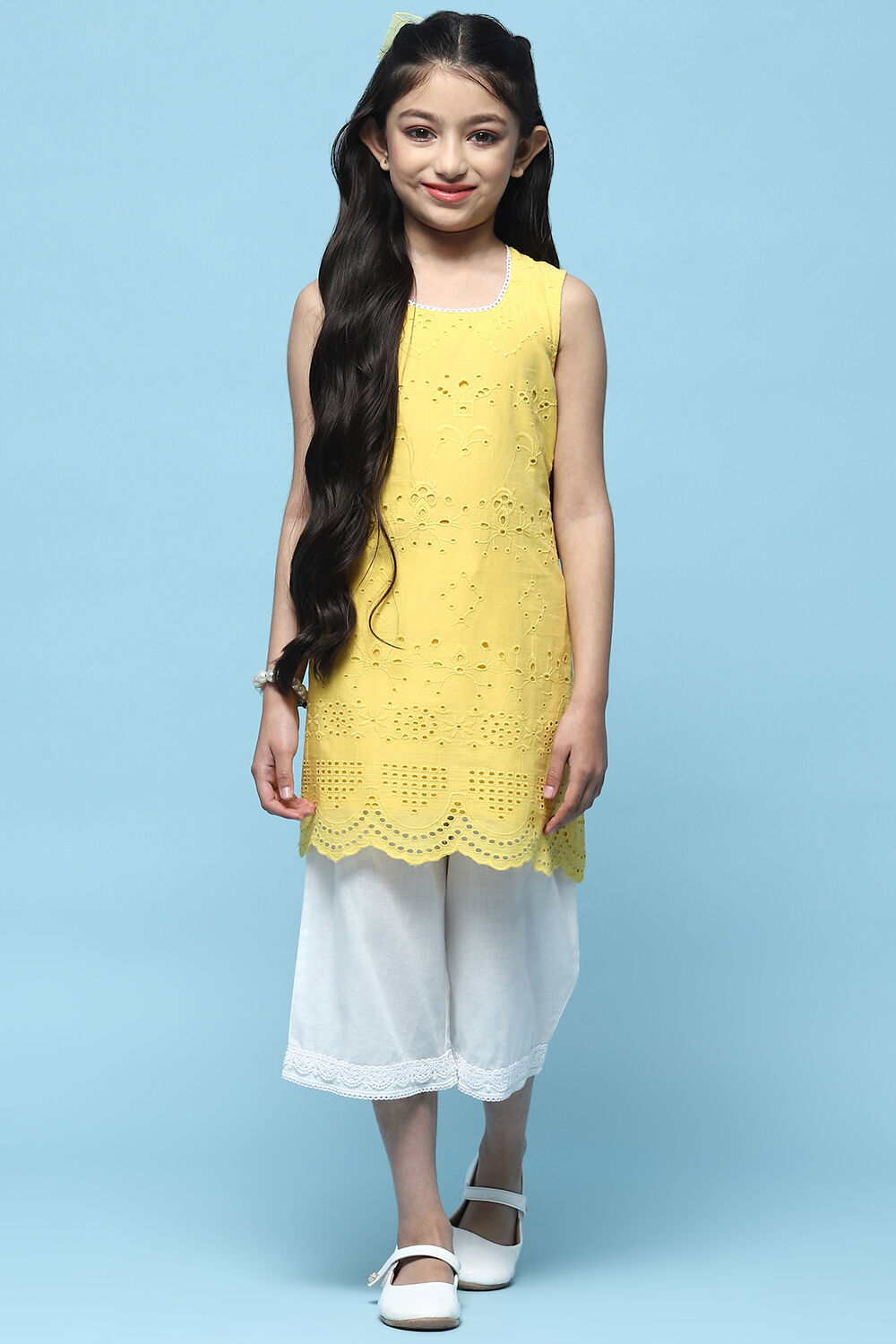 Yellow Schiffli Cotton Kurta & Cropped Palazzo image number 5