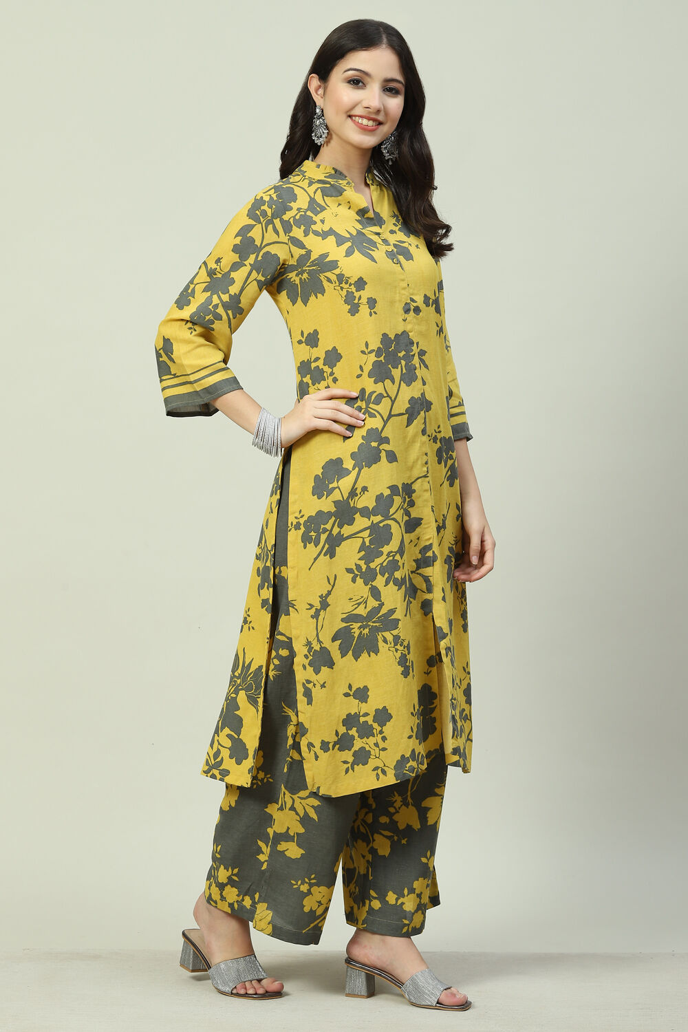 Yellow Grey LIVA Straight Printed Kurta Set image number 3