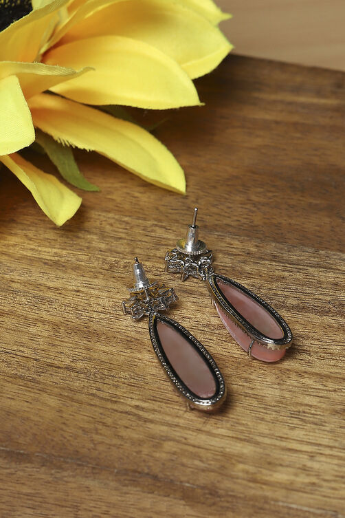 Light Pink Brass Necklace Set image number 2
